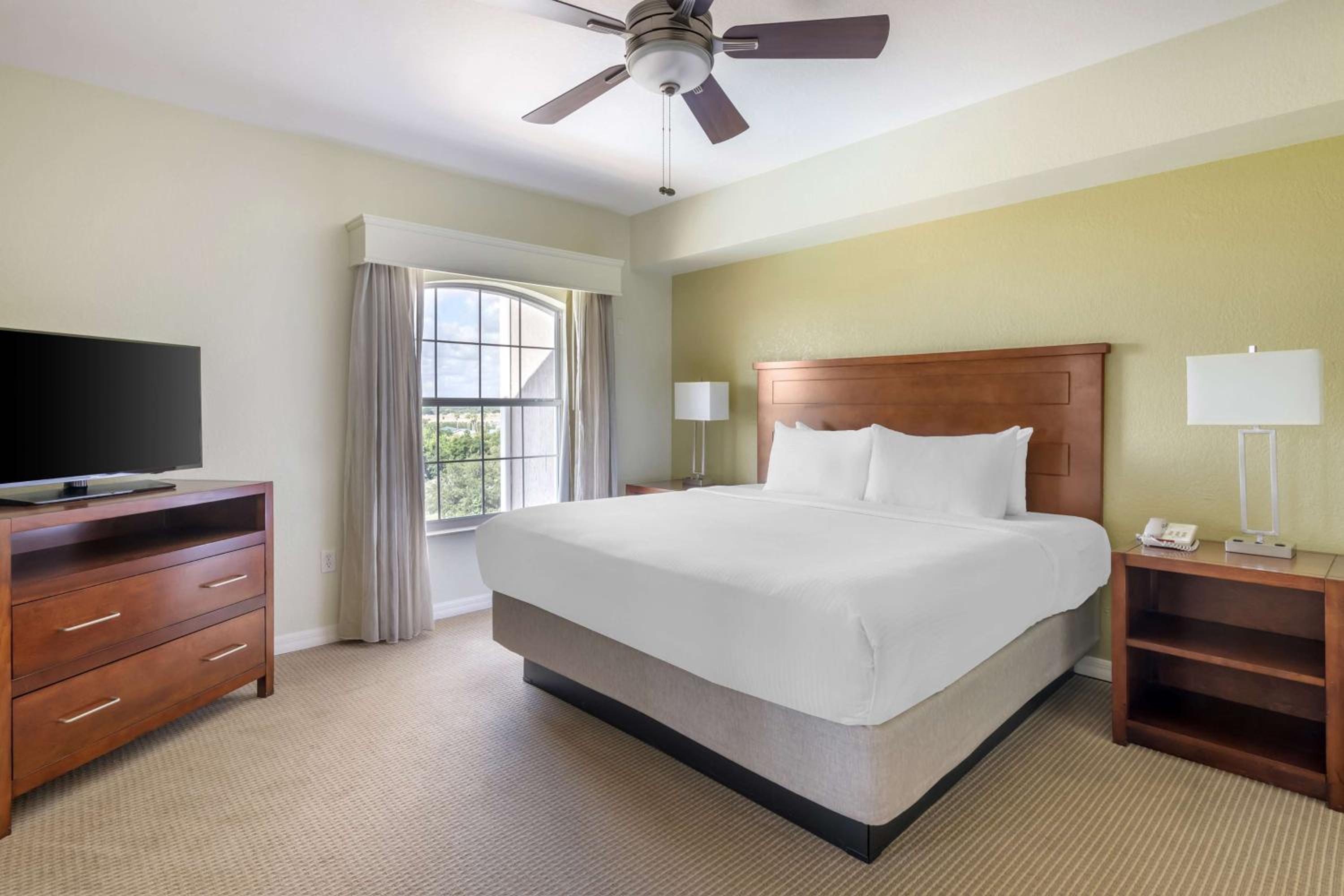 Two Bedroom Suite with Roll-In Shower - Accessible