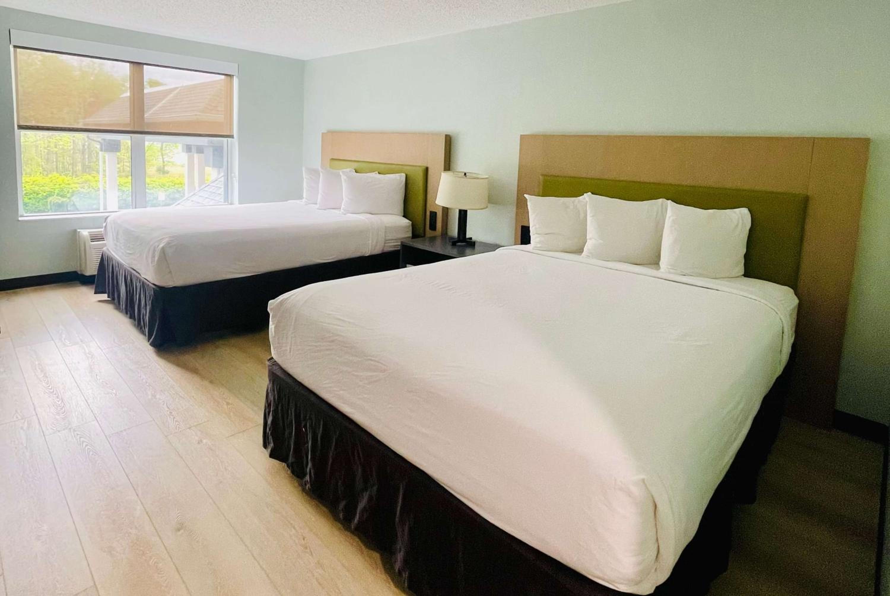 One-Bedroom Suite with Two Queen Beds, Non-Smoking - Photo 9
