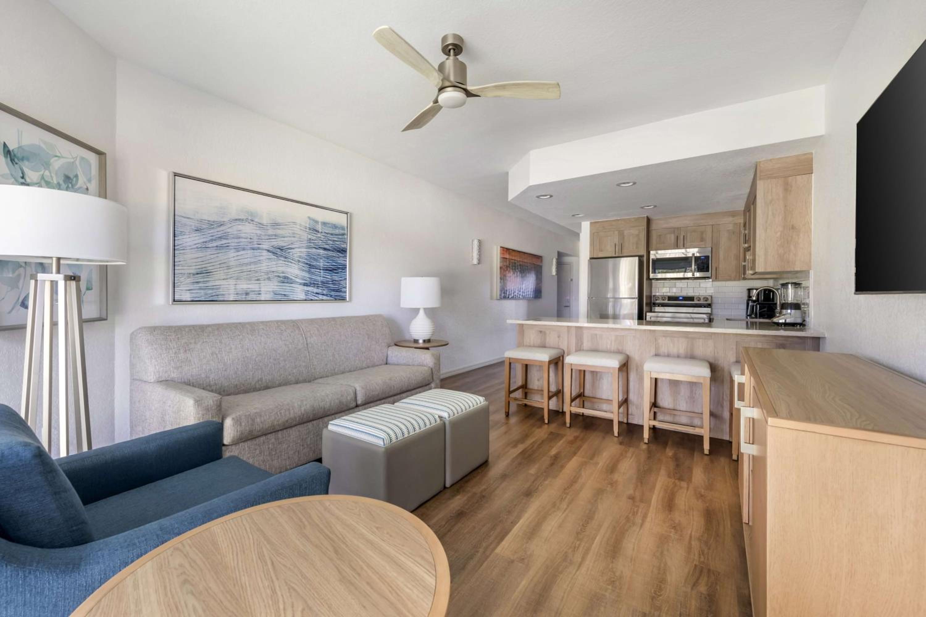One Bedroom Queen Suite Plus