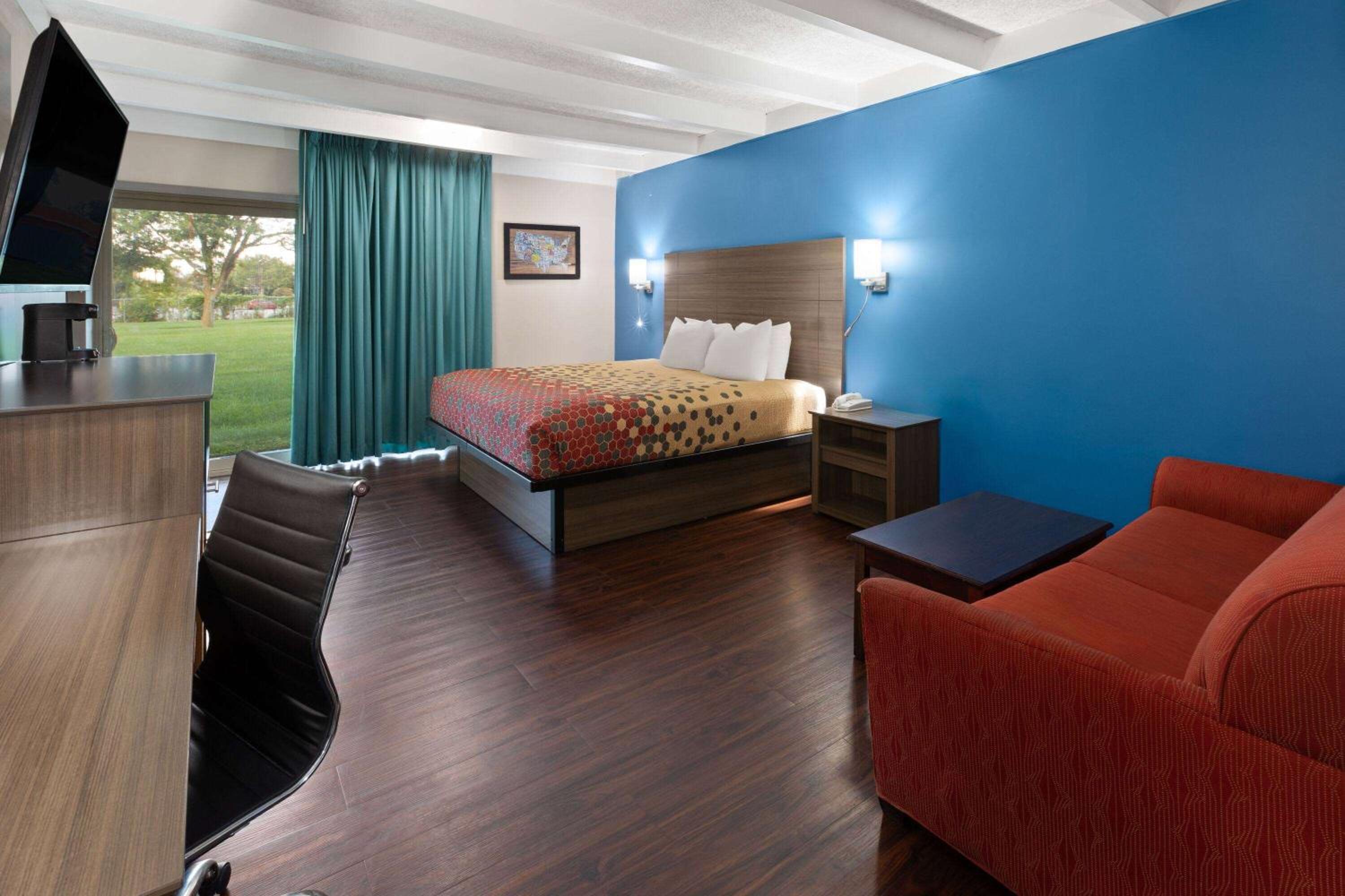 King Room - Non-Smoking - Photo 1