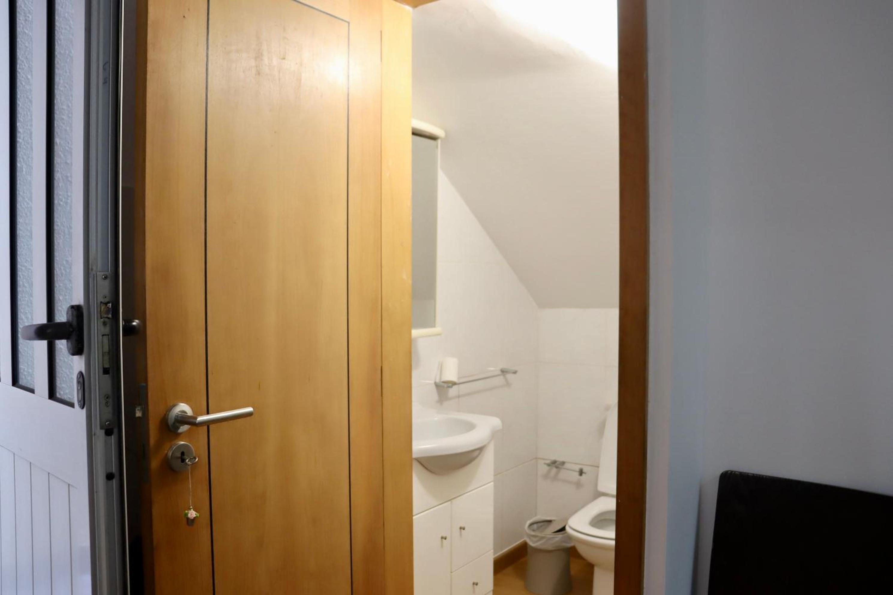Four-Bedroom House photo 3