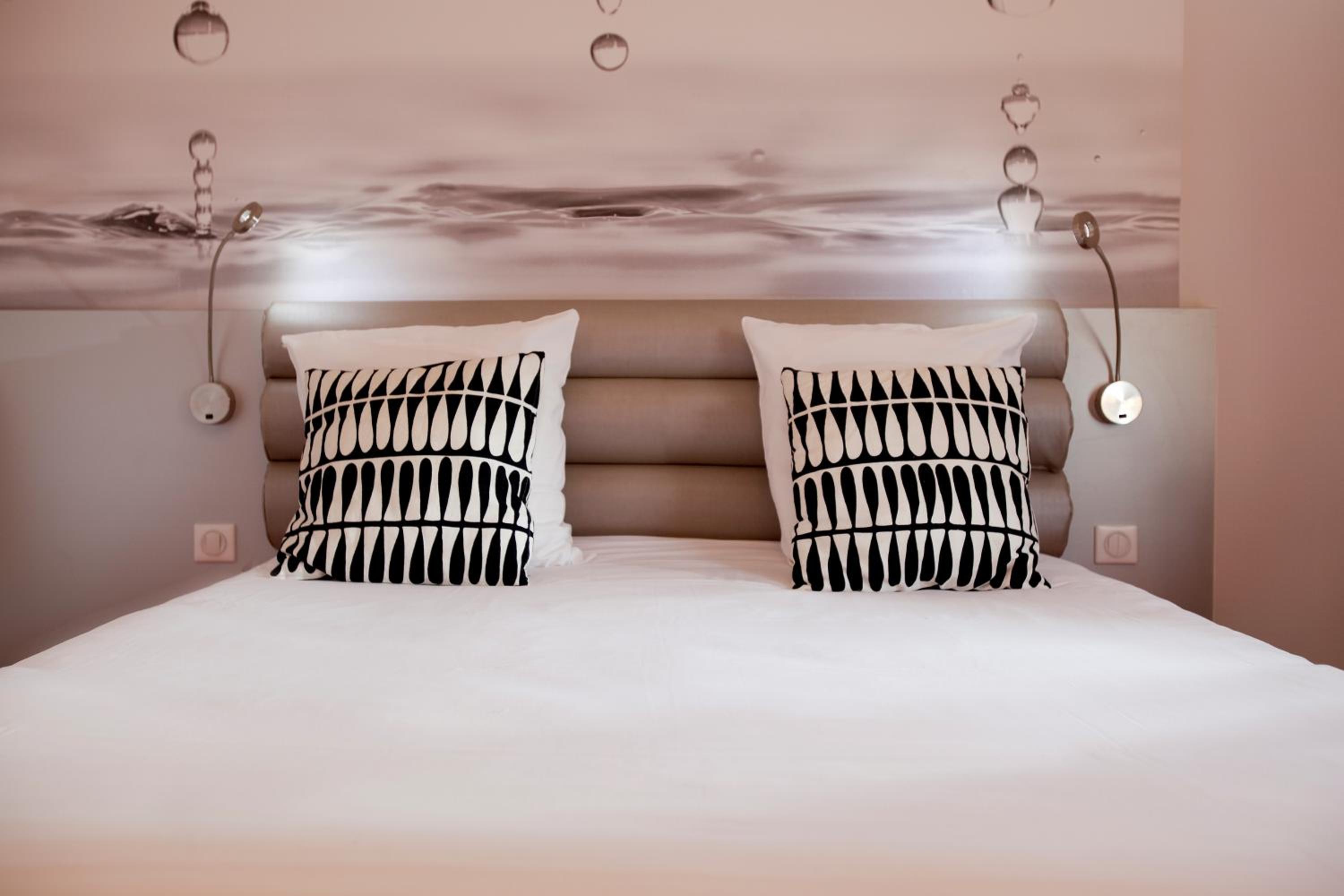 Standard Double Room - Photo 6