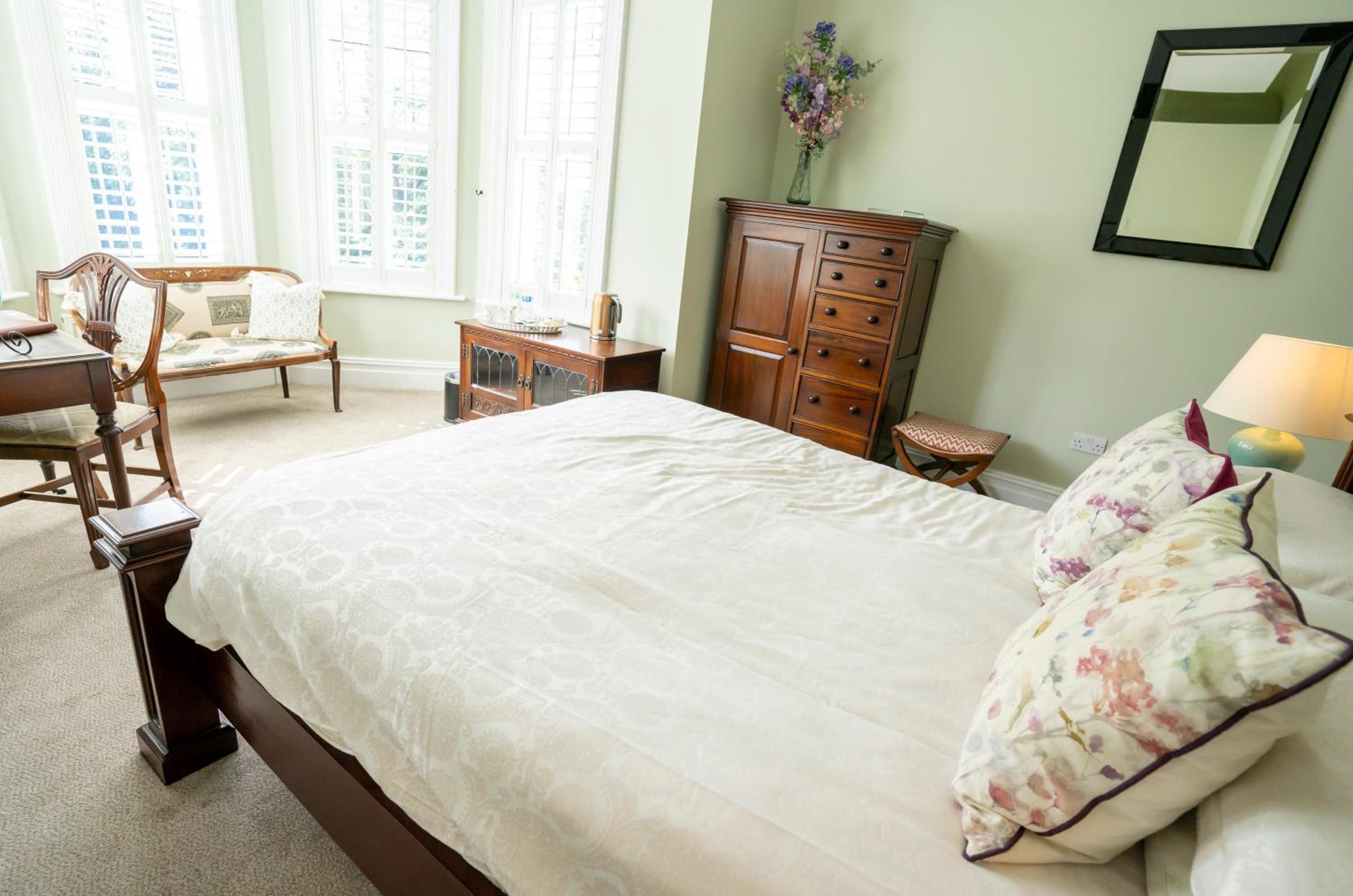 King Room with Garden View - Photo 5