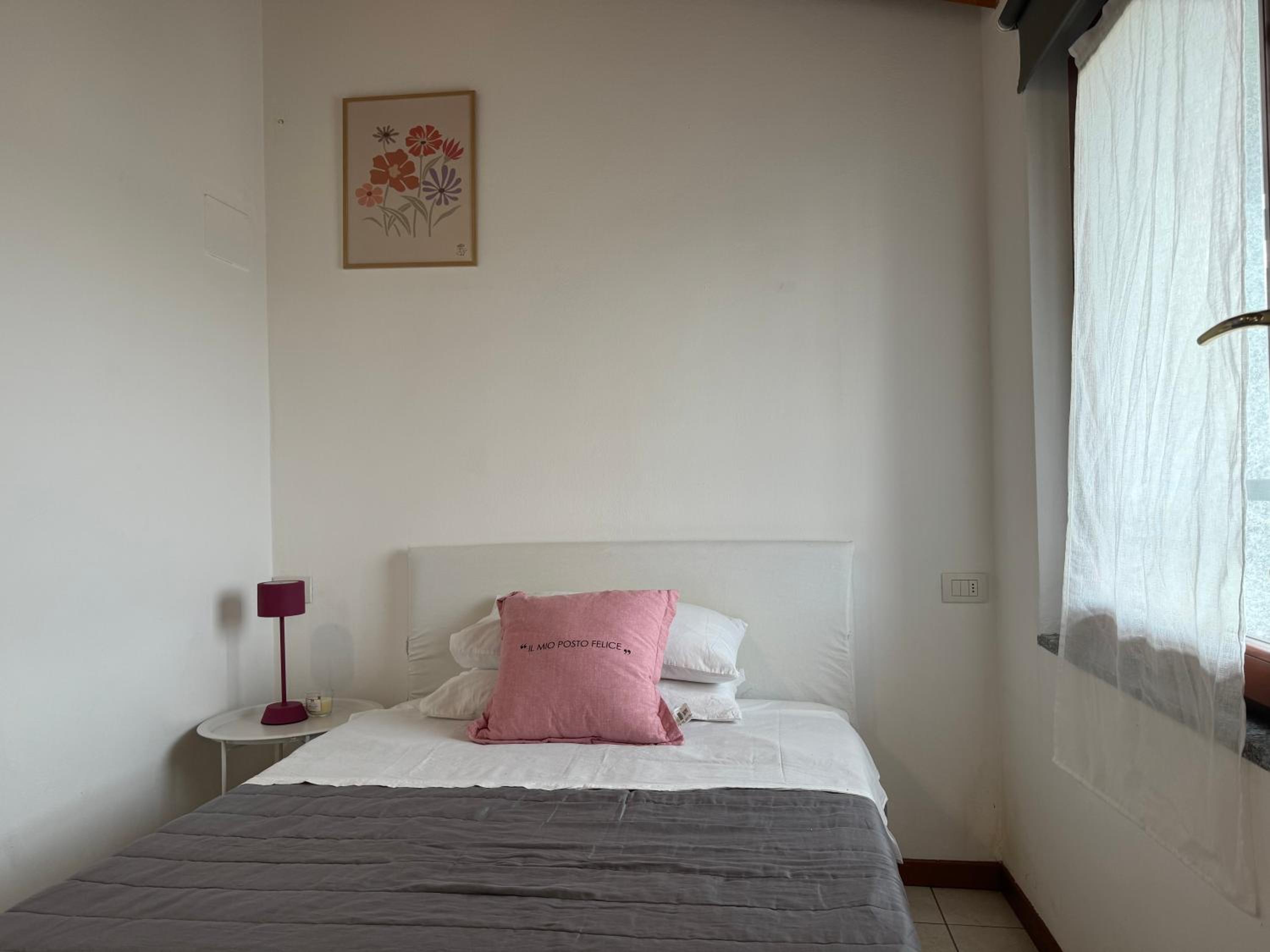 One-Bedroom Apartment photo 3