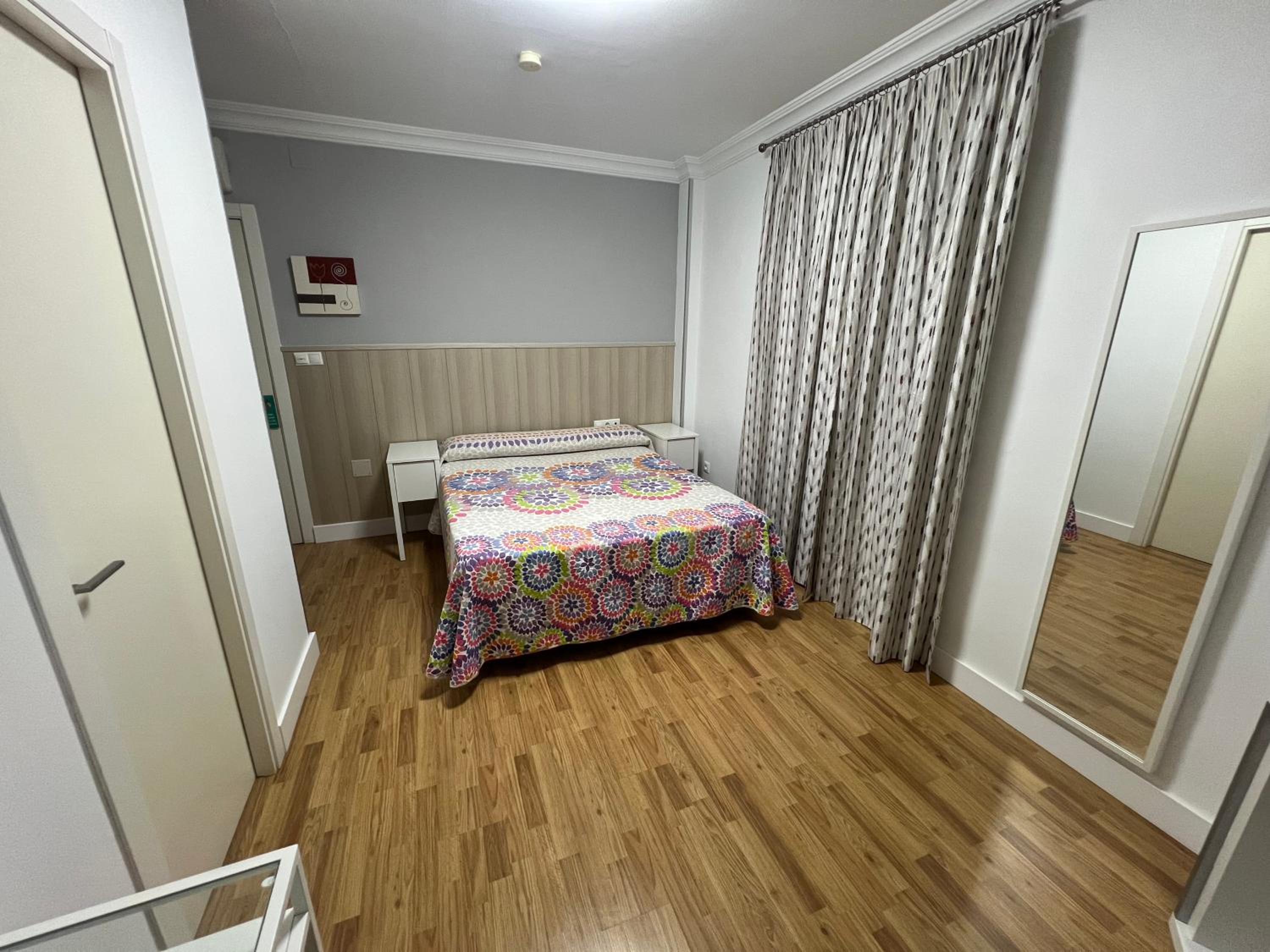 Double Room - Photo 3