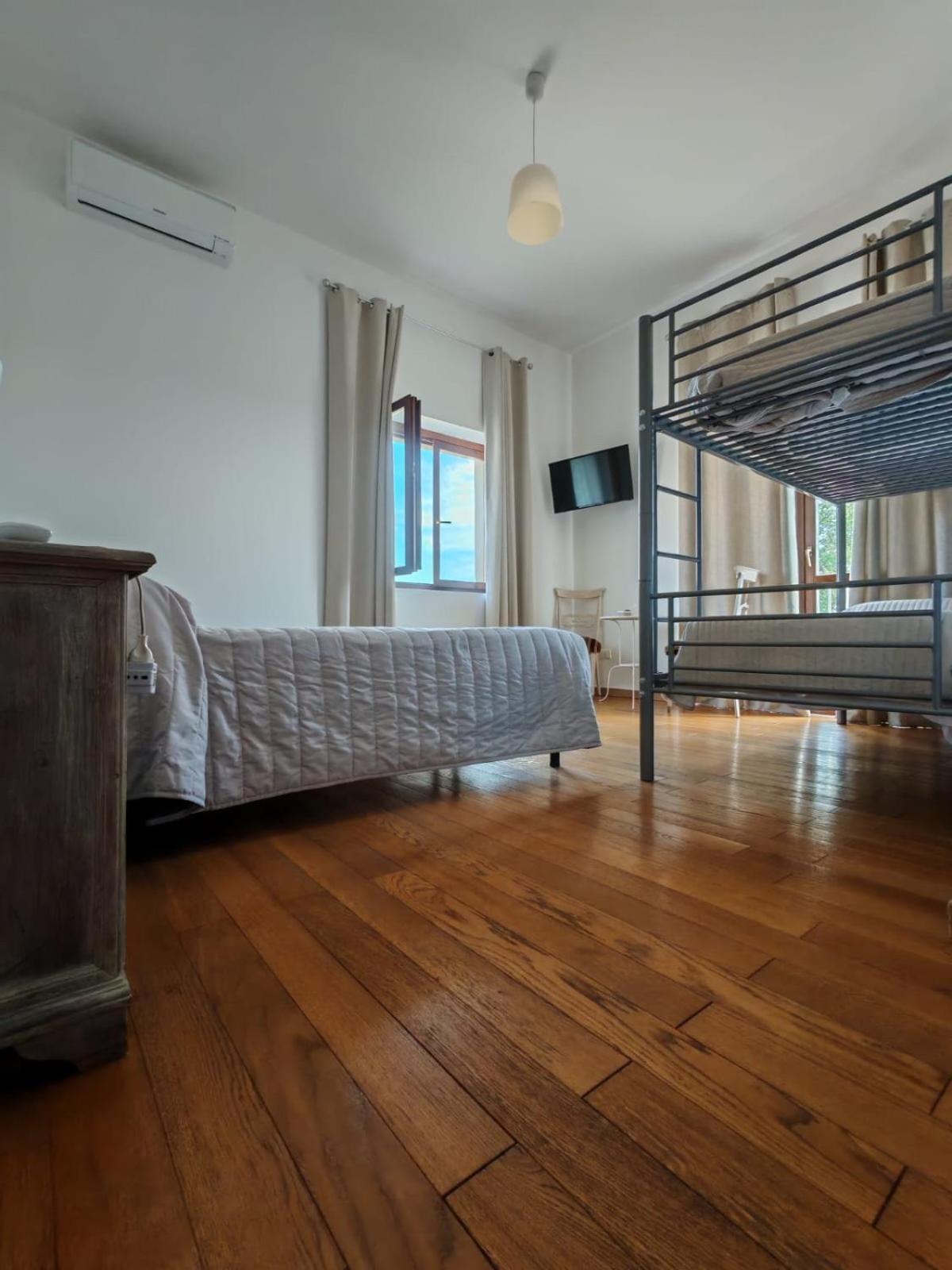Triple Room with Mountain View photo 3