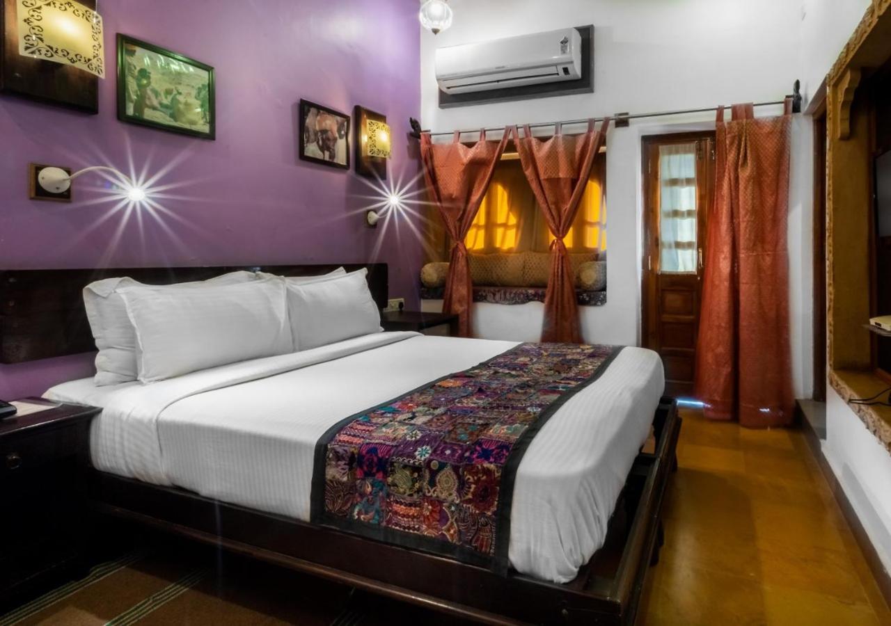 Suite With Mountain View