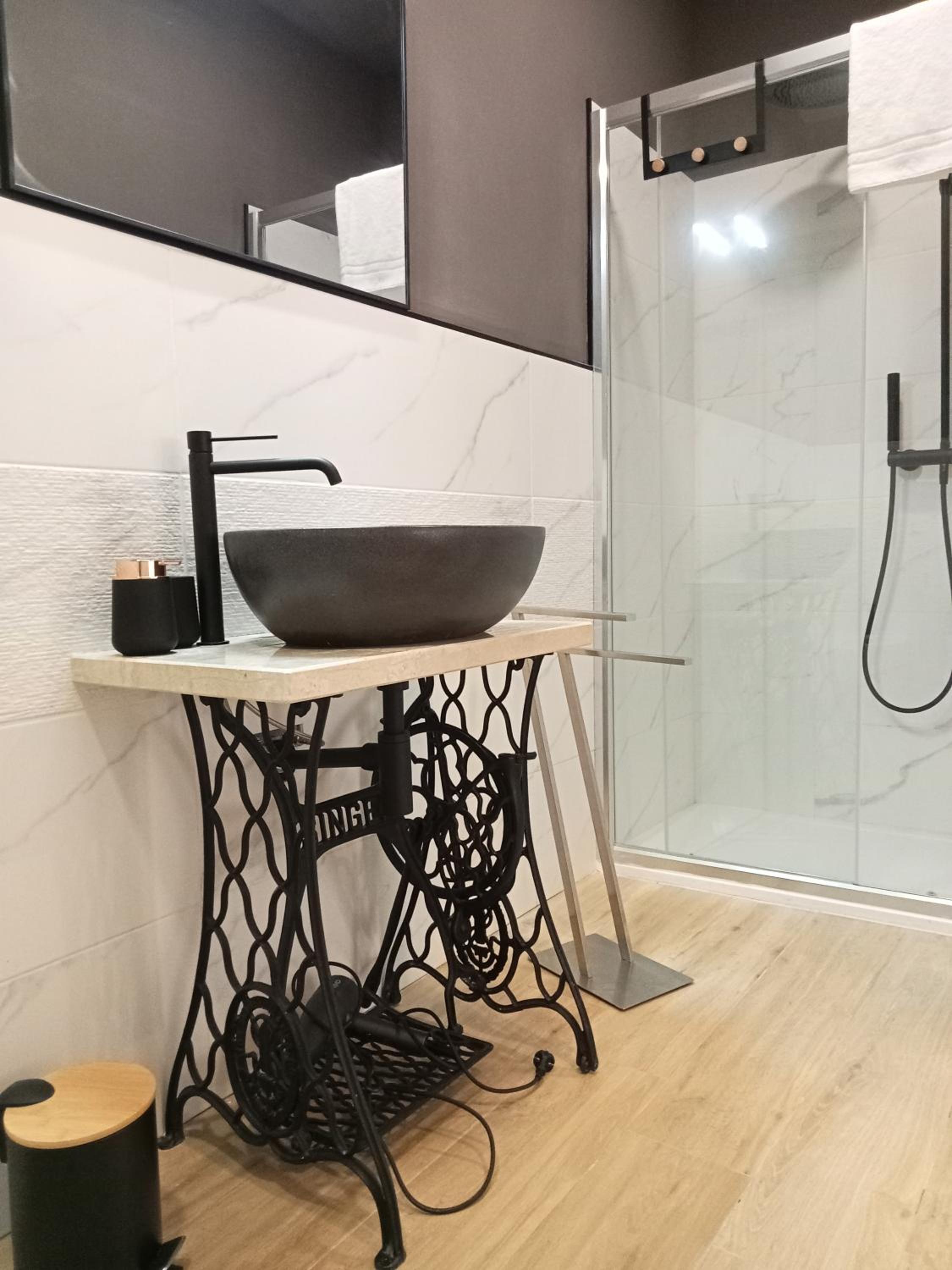 Double Room with Private Bathroom photo 3