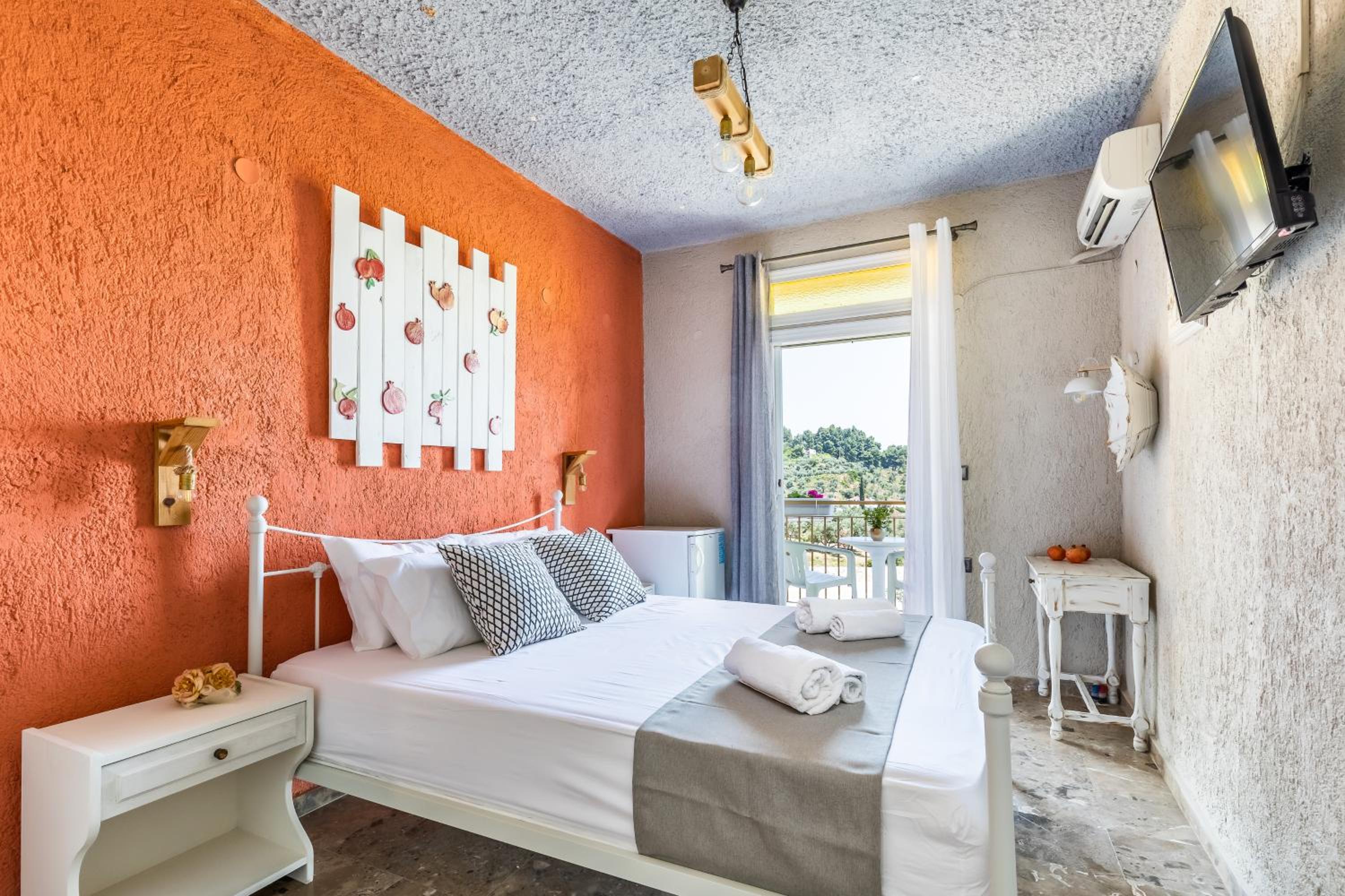 Deluxe Double Room with Balcony and Sea View