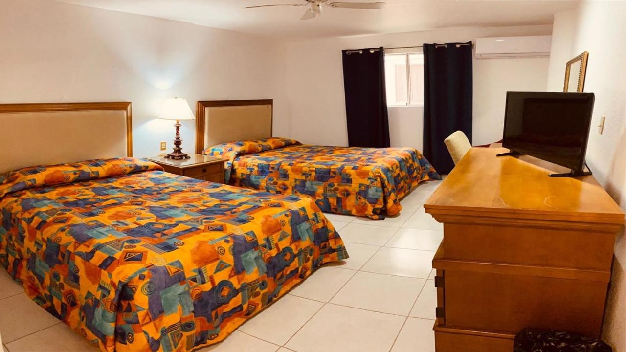 Double Room with Private Bathroom - Photo 5