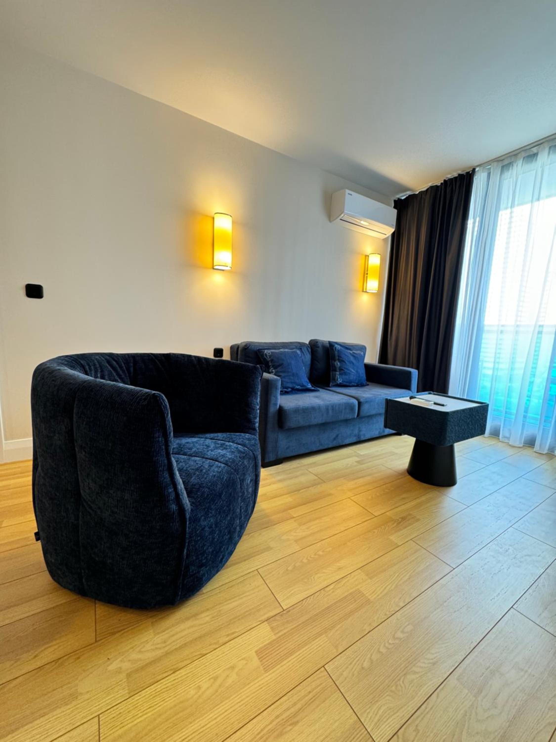One-Bedroom Apartment photo 3