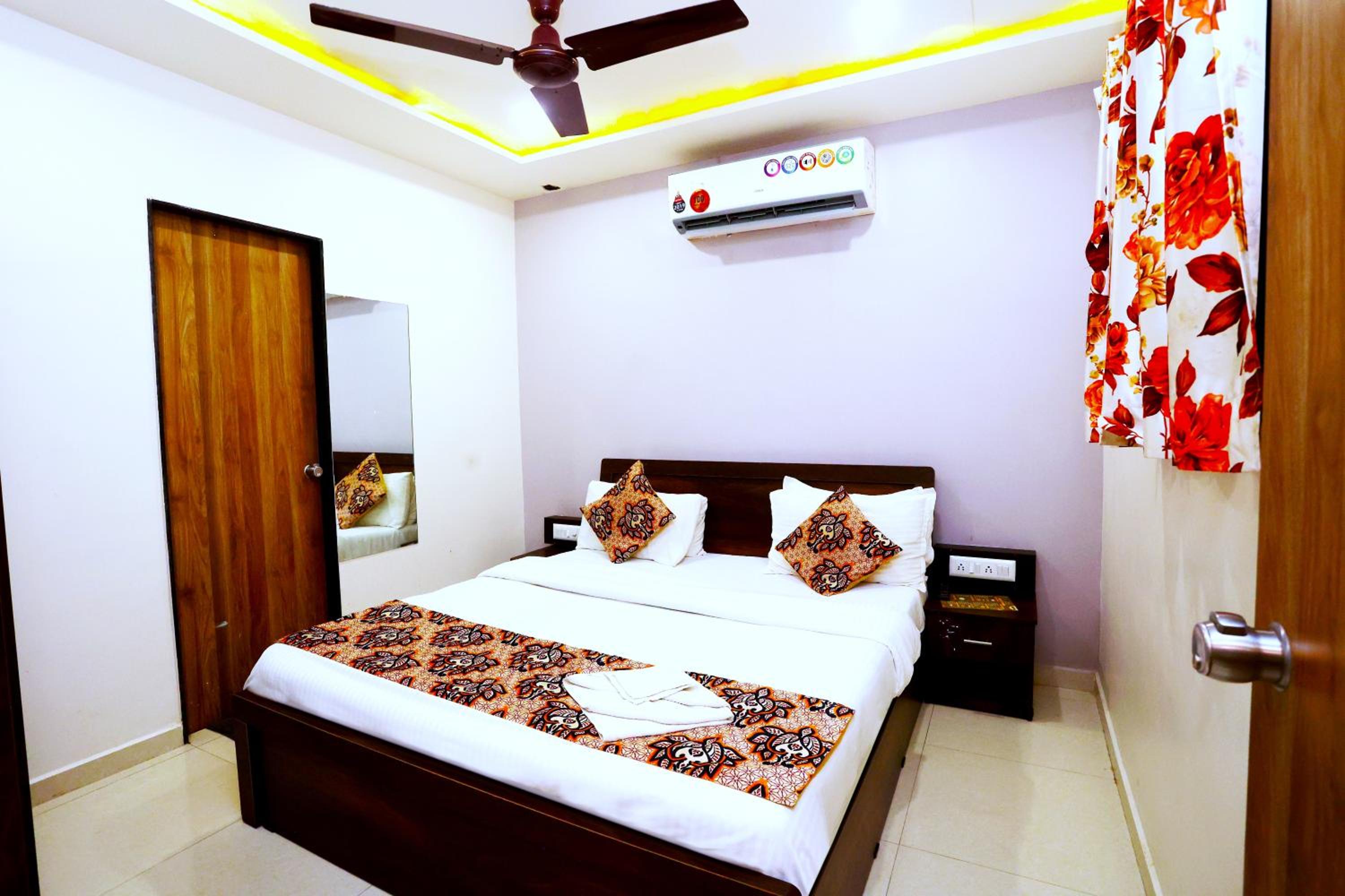 Deluxe Room - Photo 1