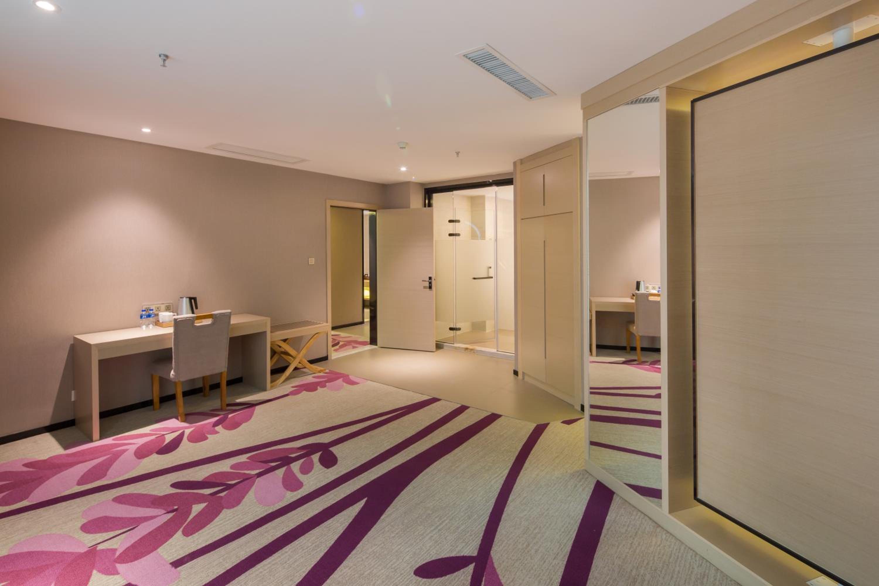 Business Suite photo 3