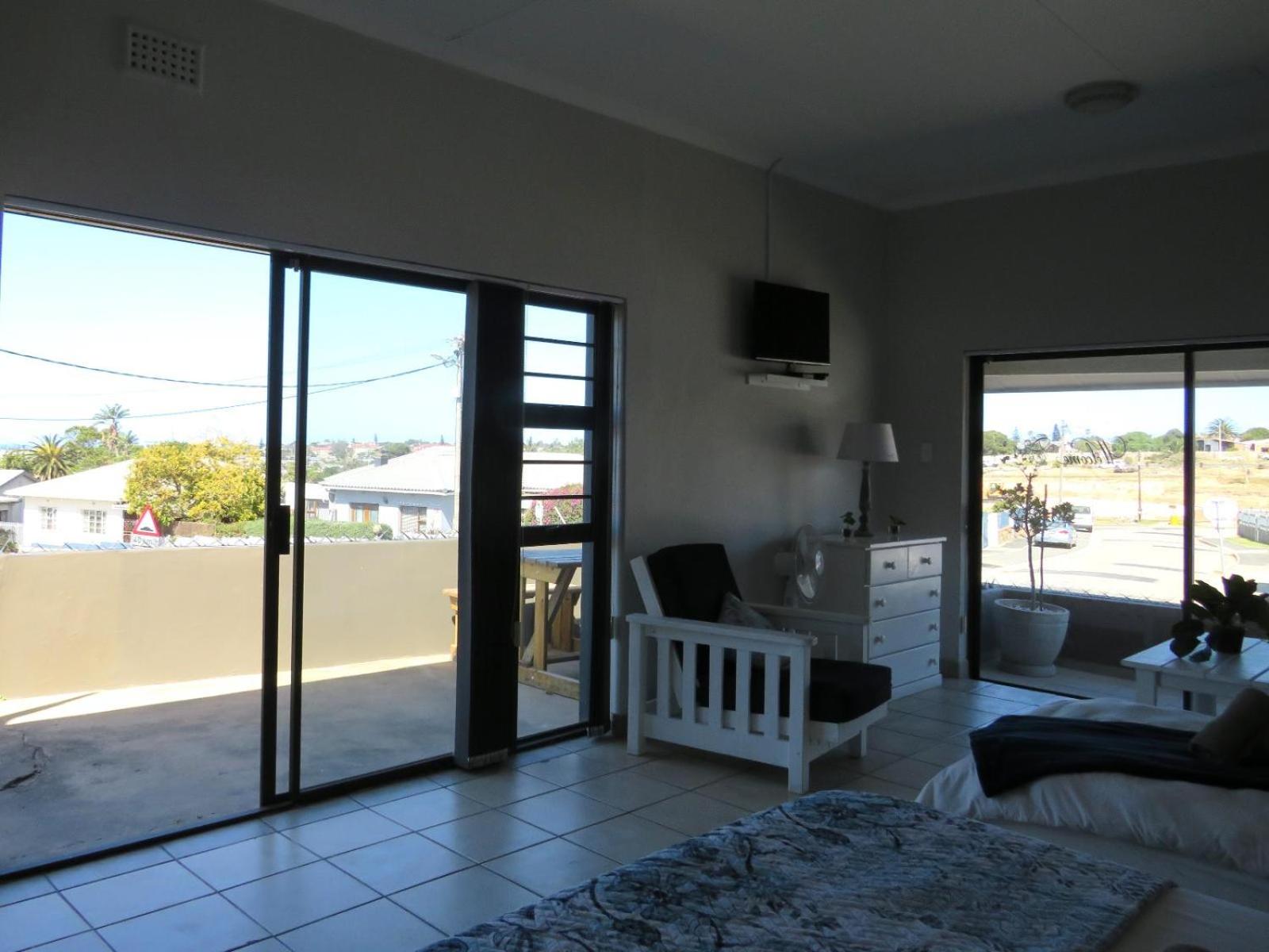 Basic Apartment photo 1