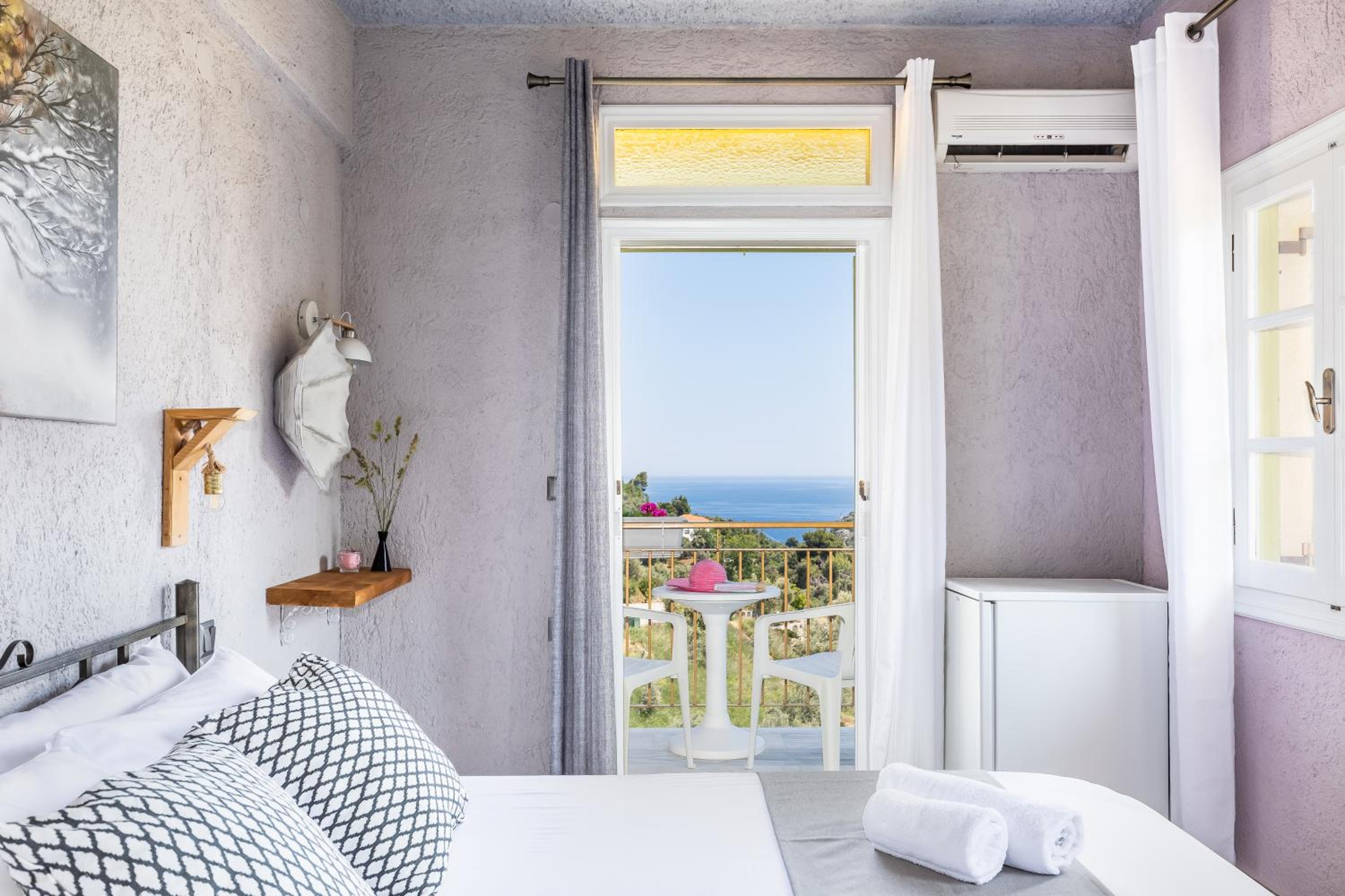 Double Room with Balcony and Sea View