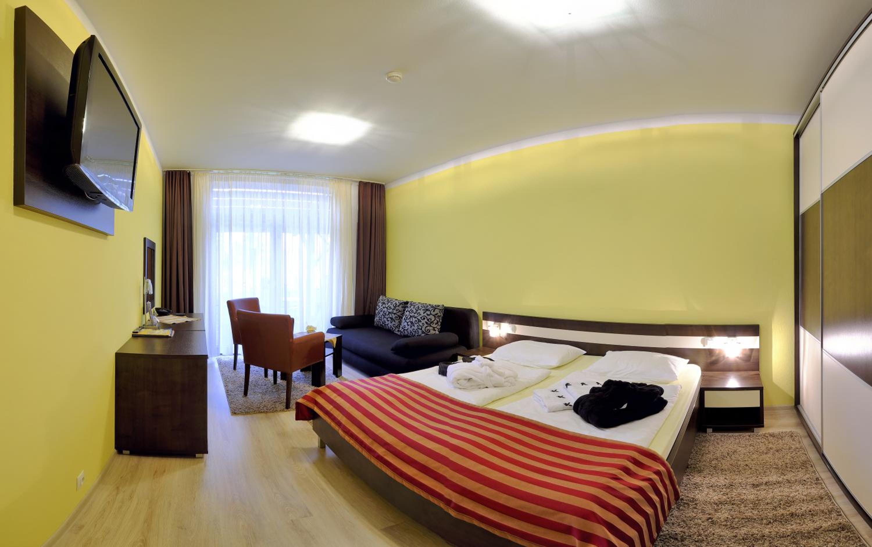 Studio Apartment 141 - Photo 14