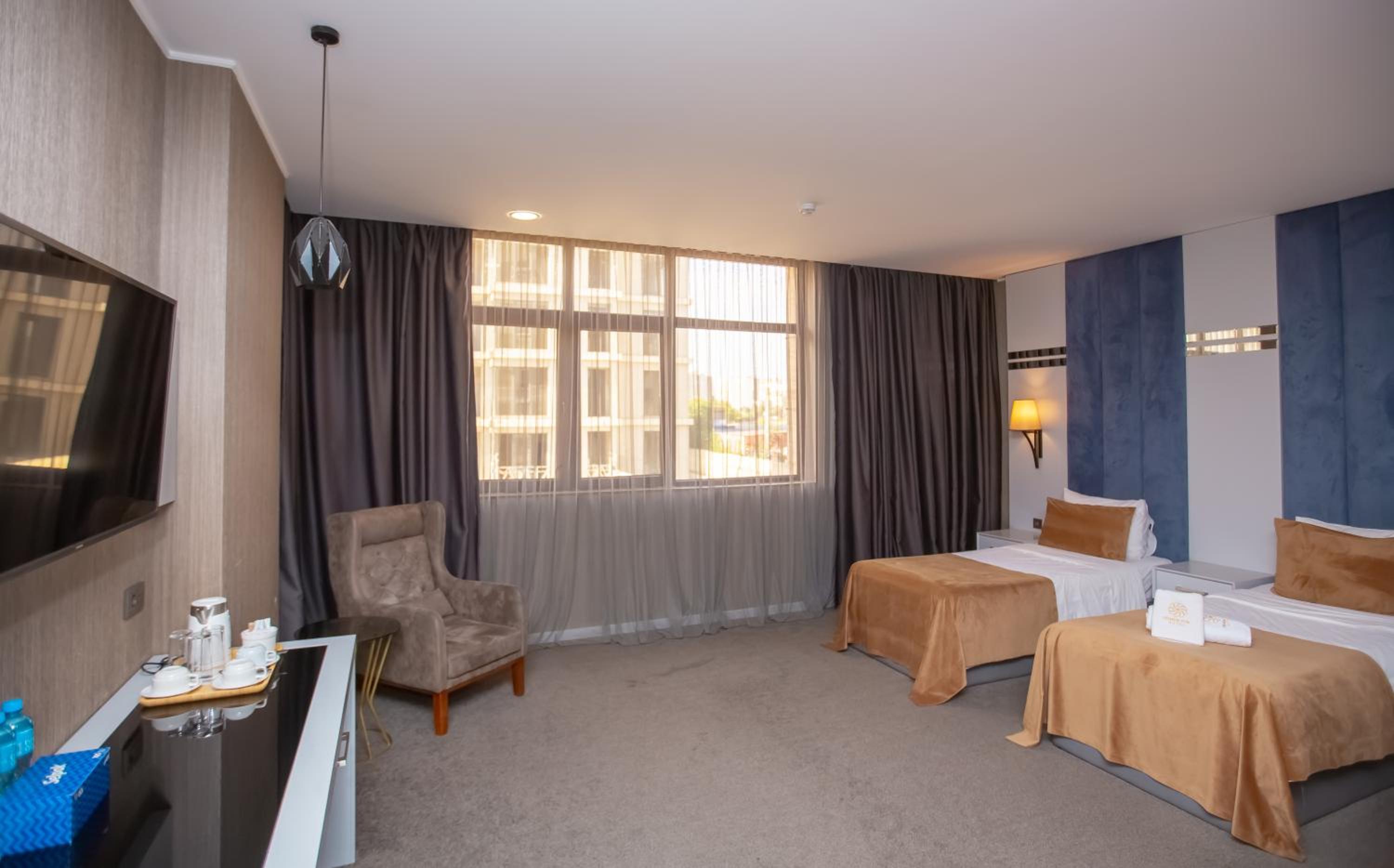 Standard Twin Room - Photo 2