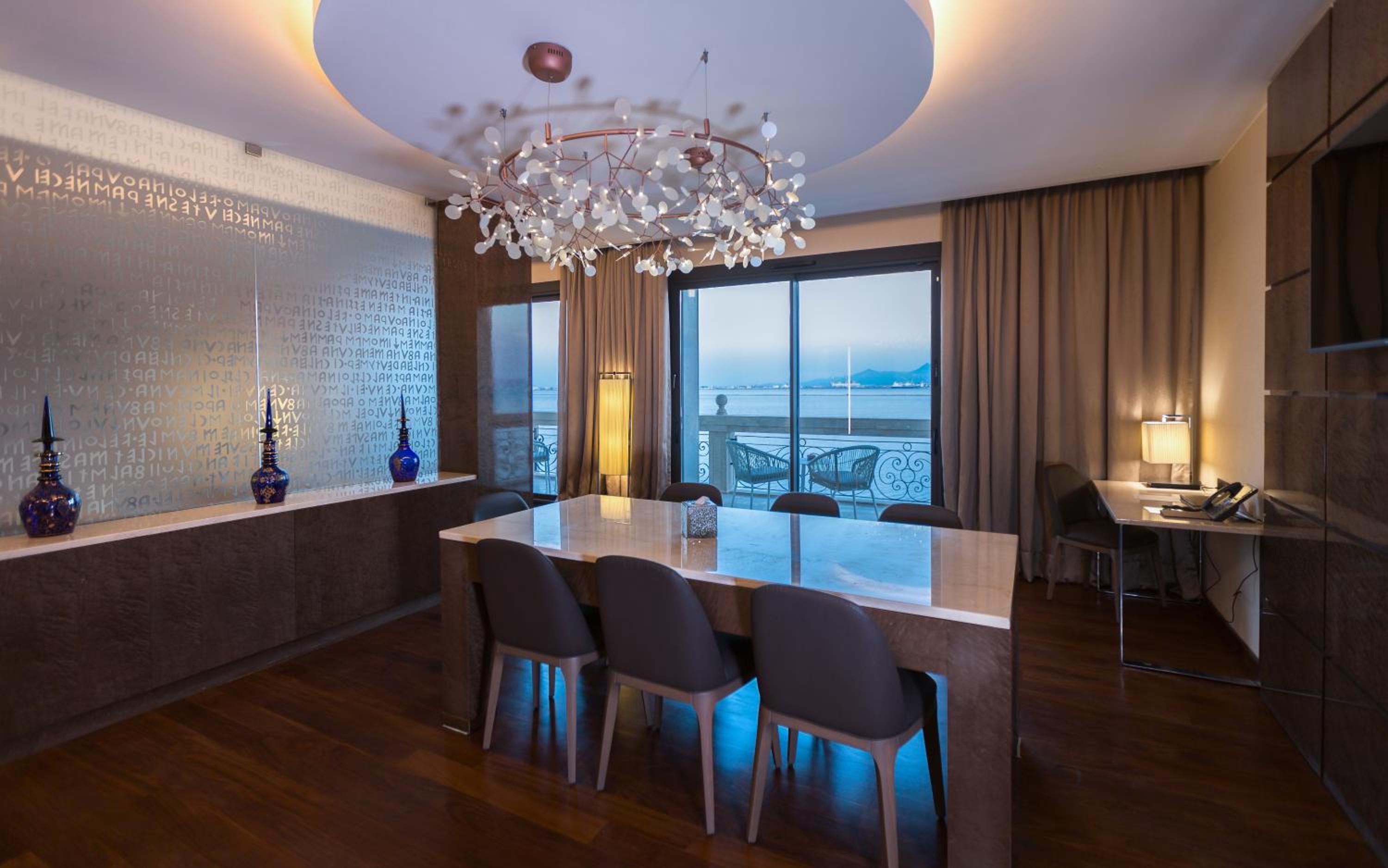 Presidential Suite with Lake View