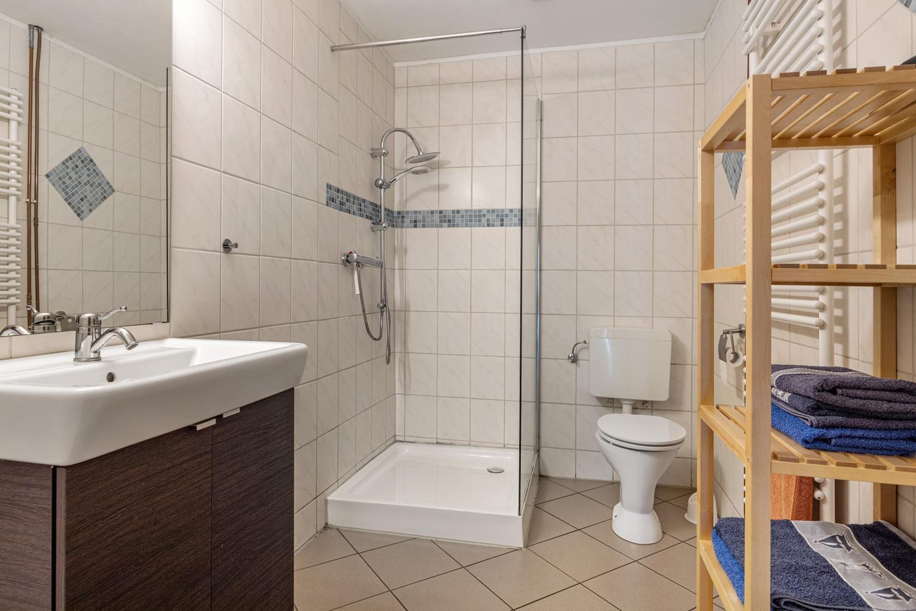 Triple Room with Shower - Photo 13