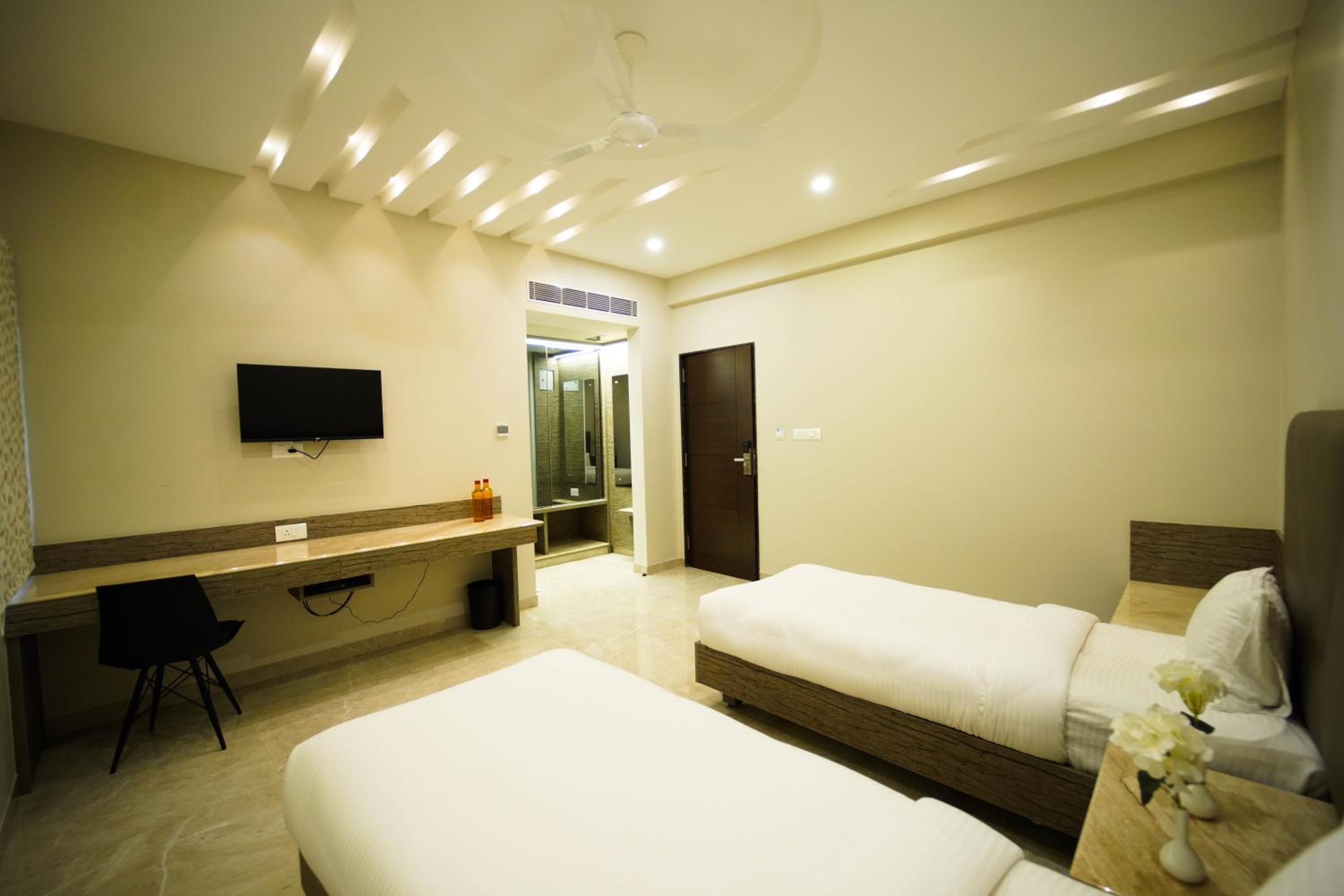 Deluxe Twin Room - Photo 7