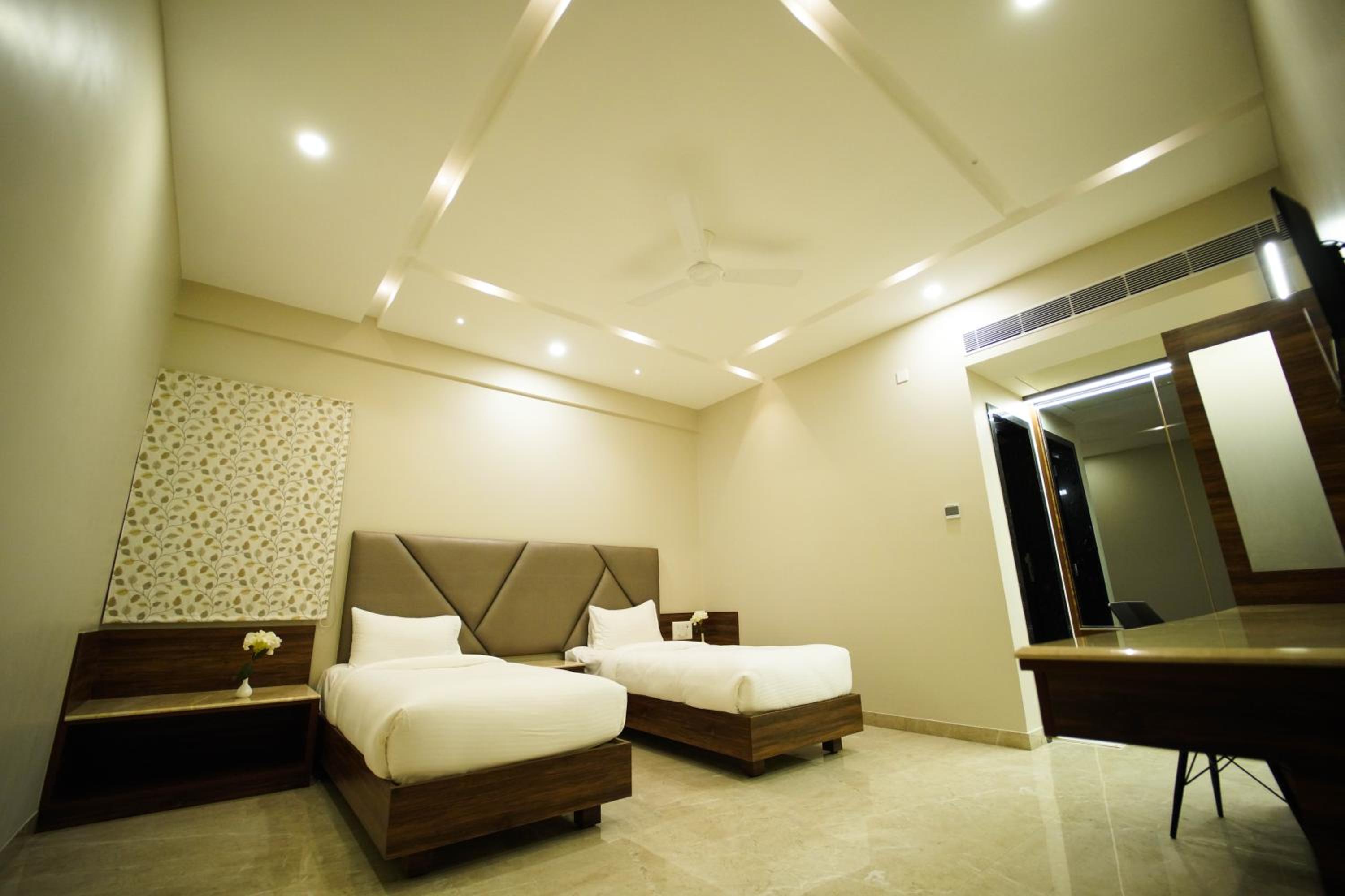 Deluxe Twin Room - Photo 10