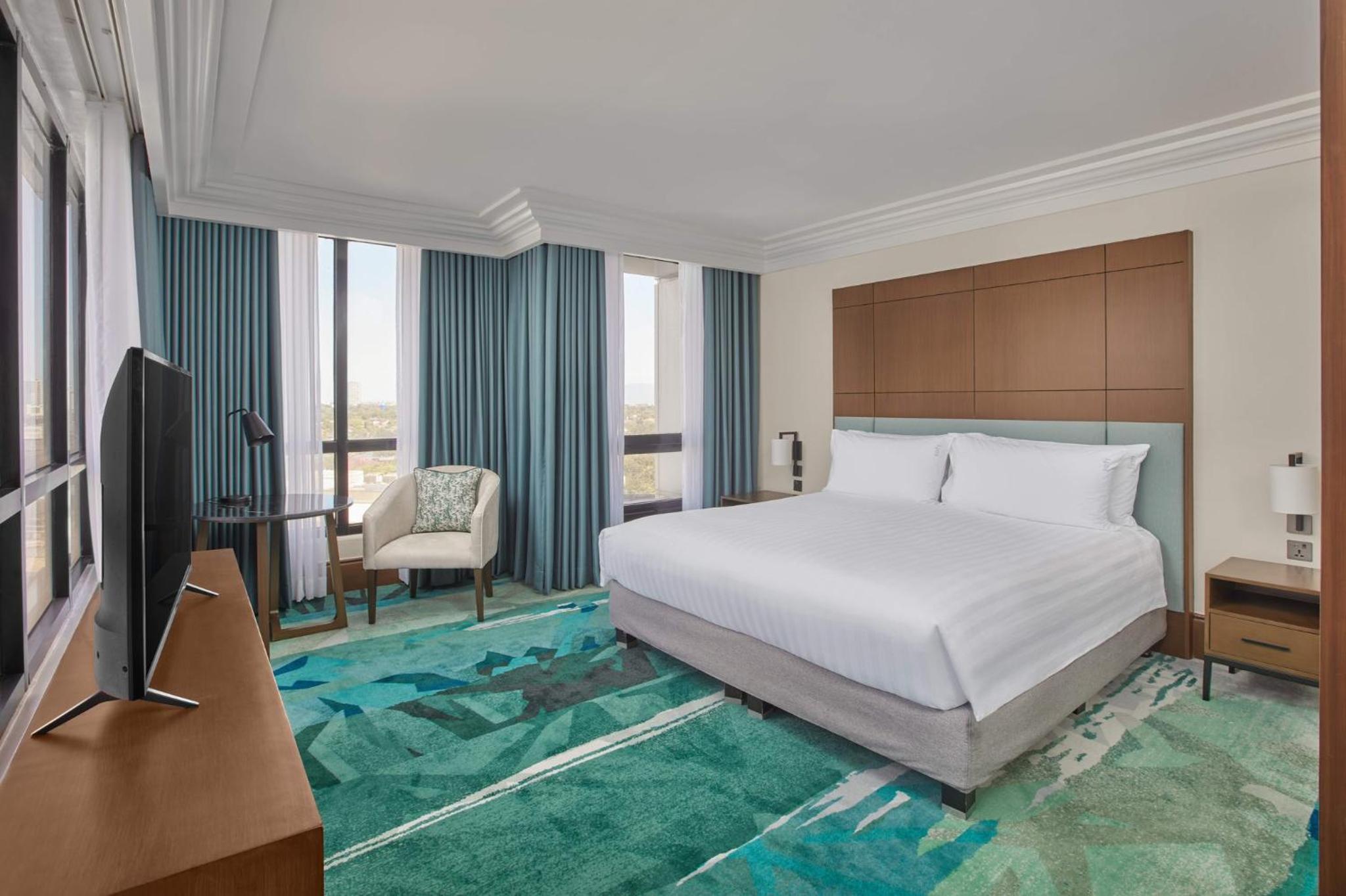 Two-Bedroom Suite - Photo 4