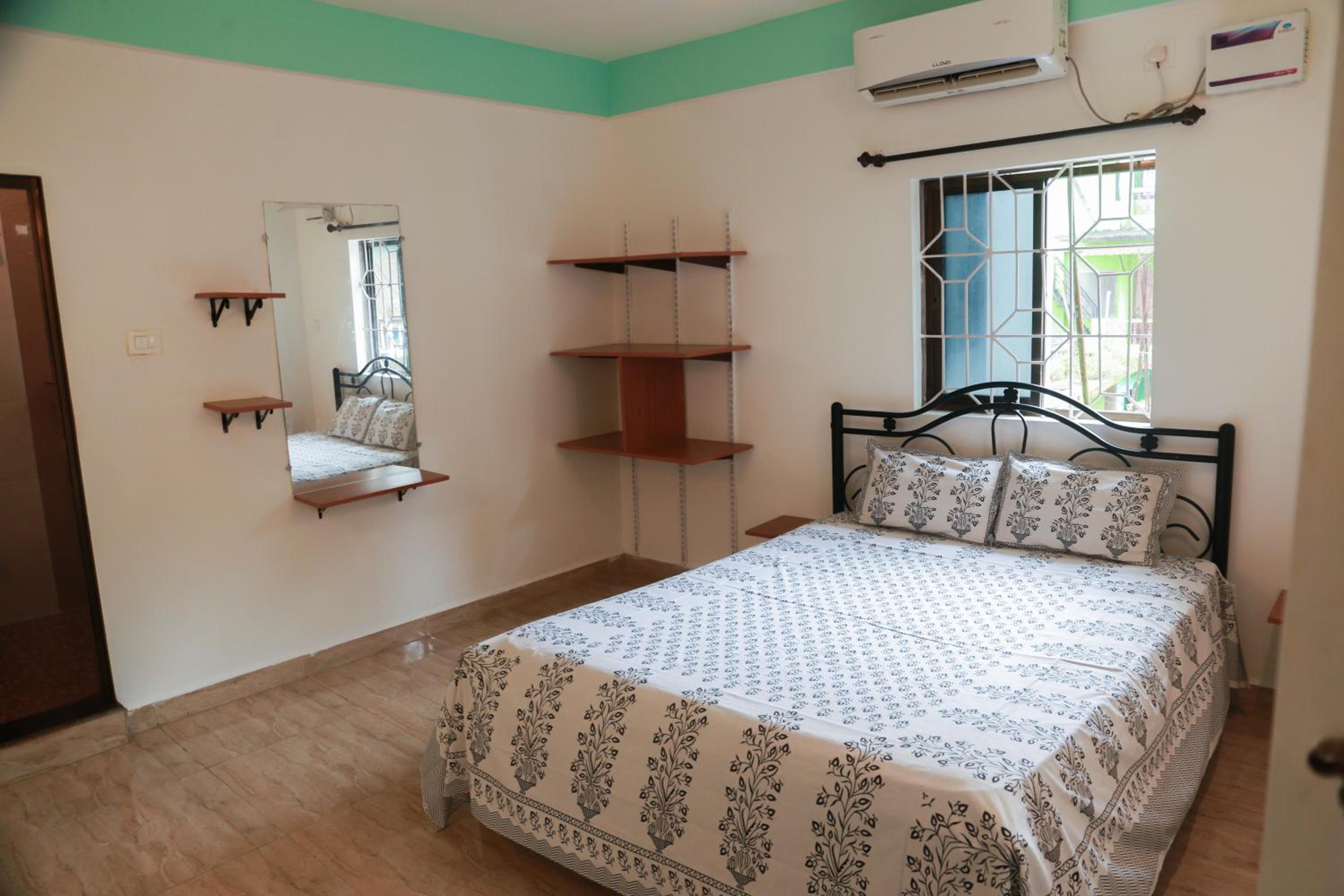 Studio Apartment with Sea View
