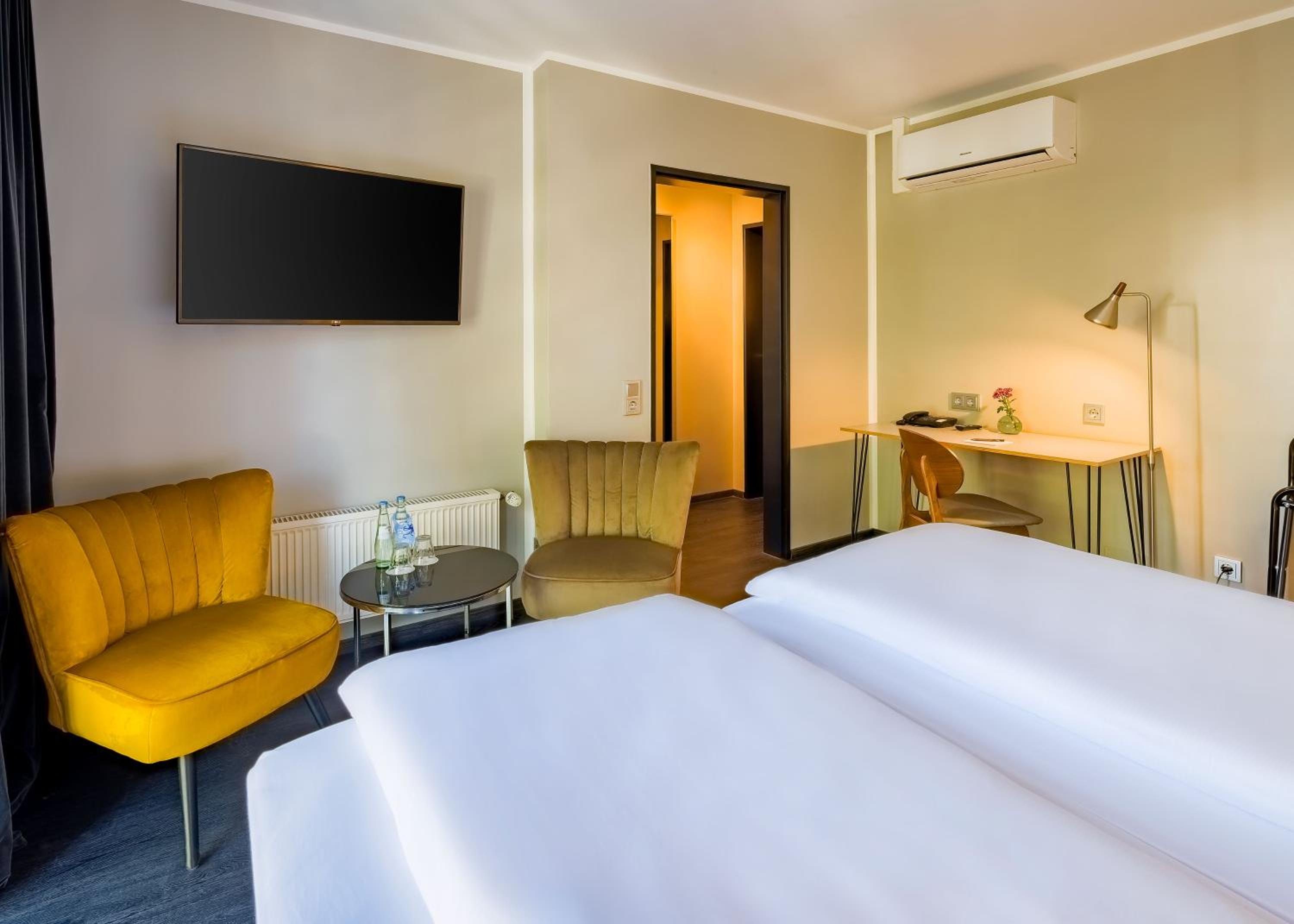 Standard Double Room - Photo 5