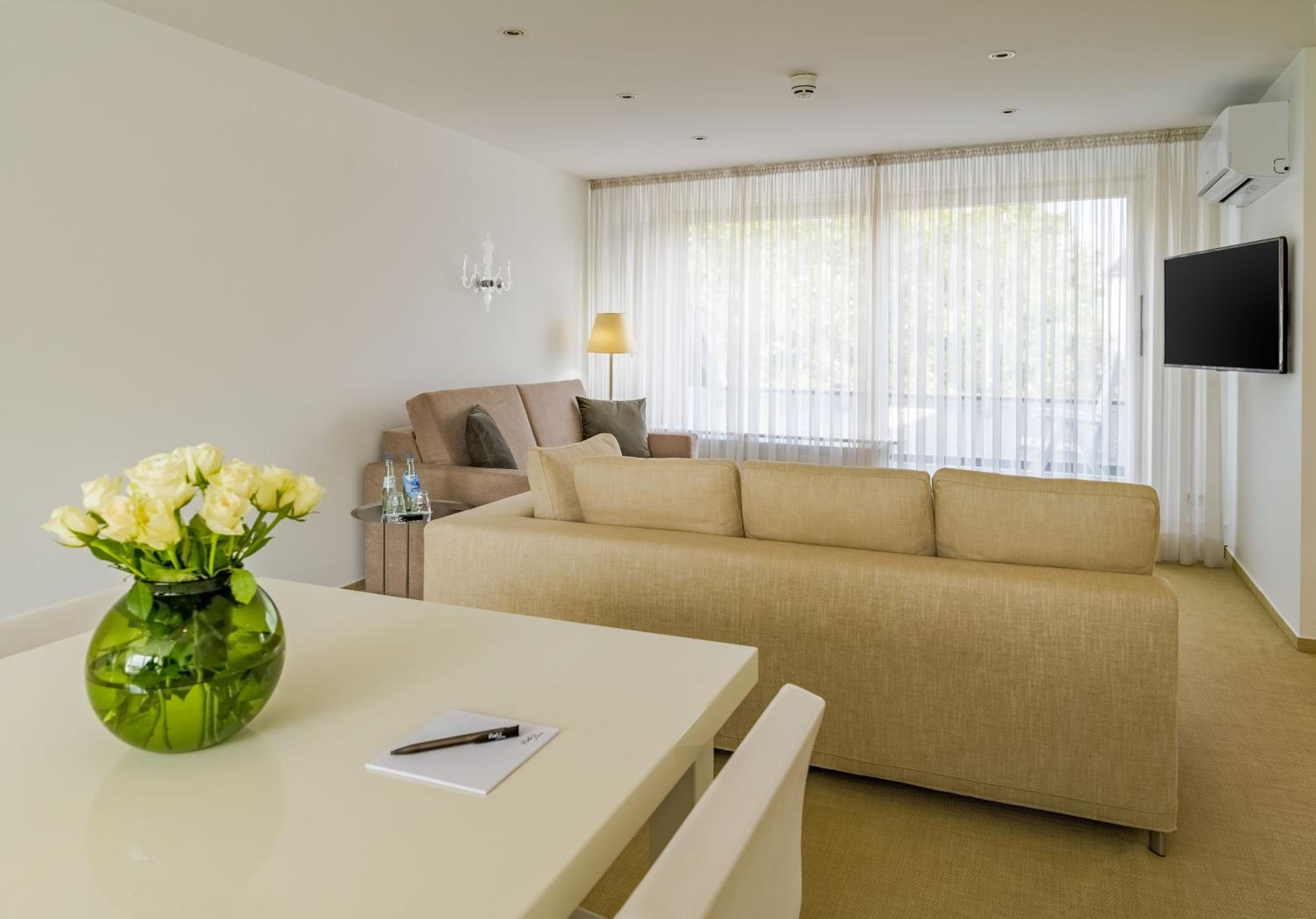 Apartment - Photo 2