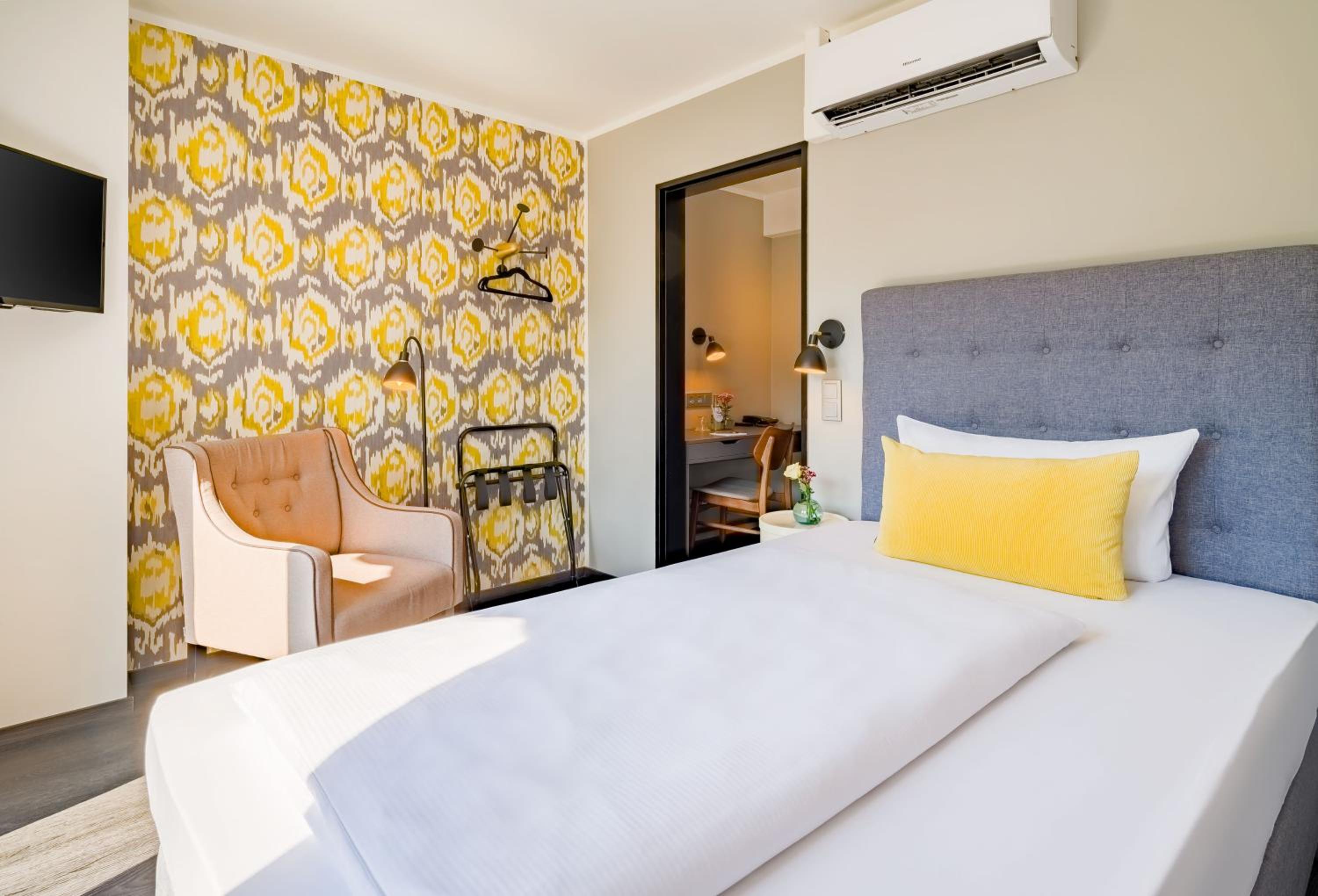 Single Room photo 2