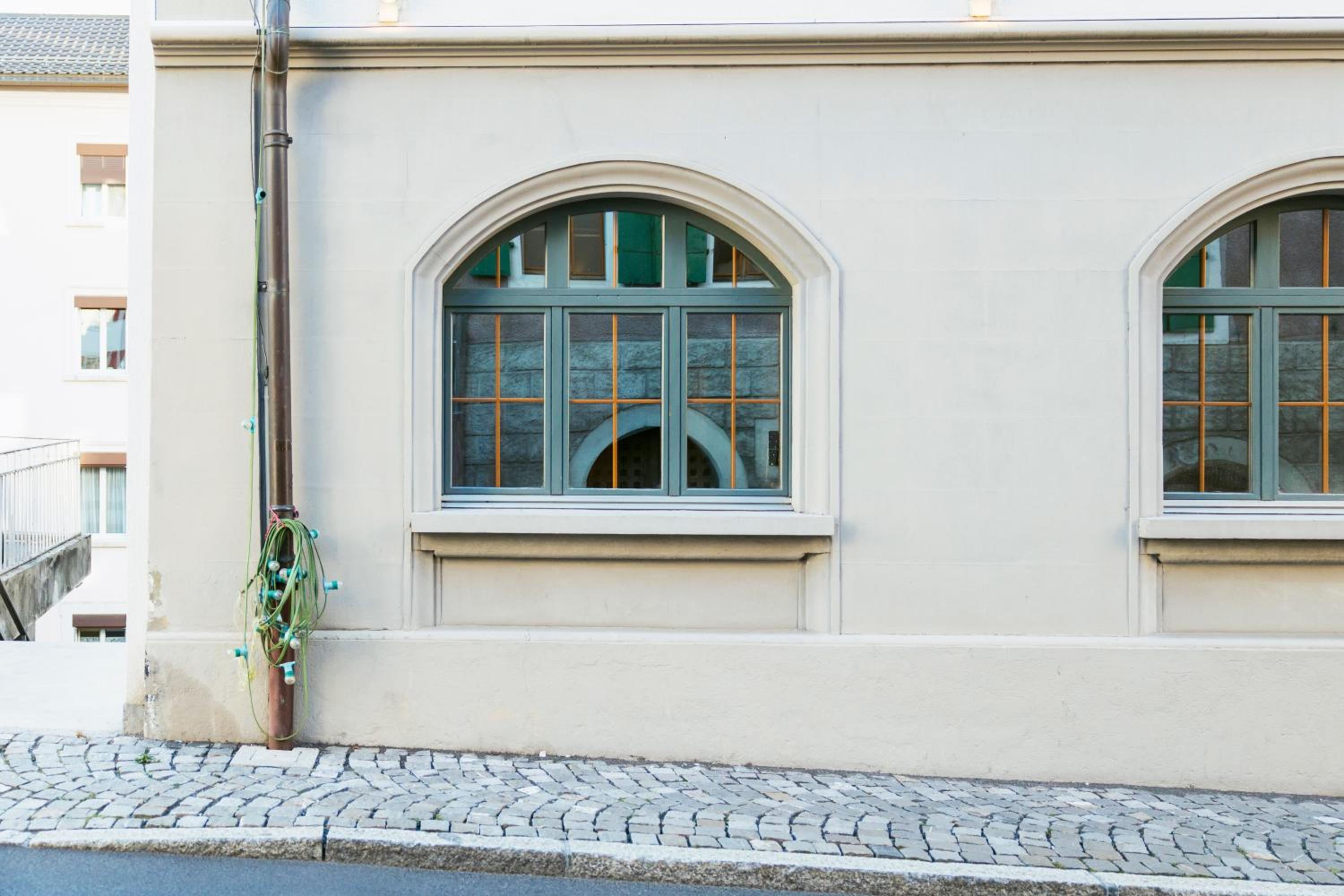 Budget Double Room - Street Side thumbnail 6