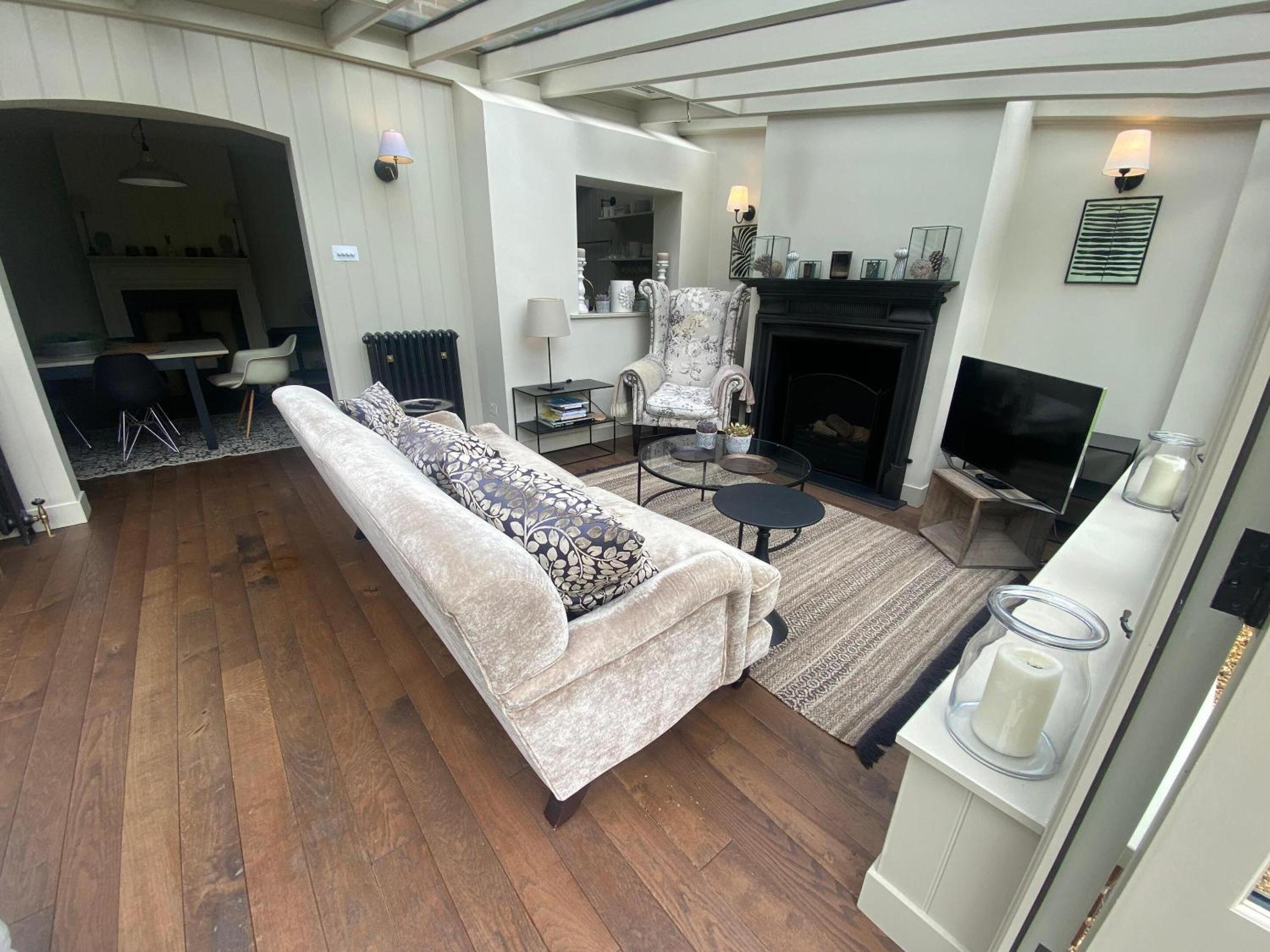 Three-Bedroom Cottage photo 1