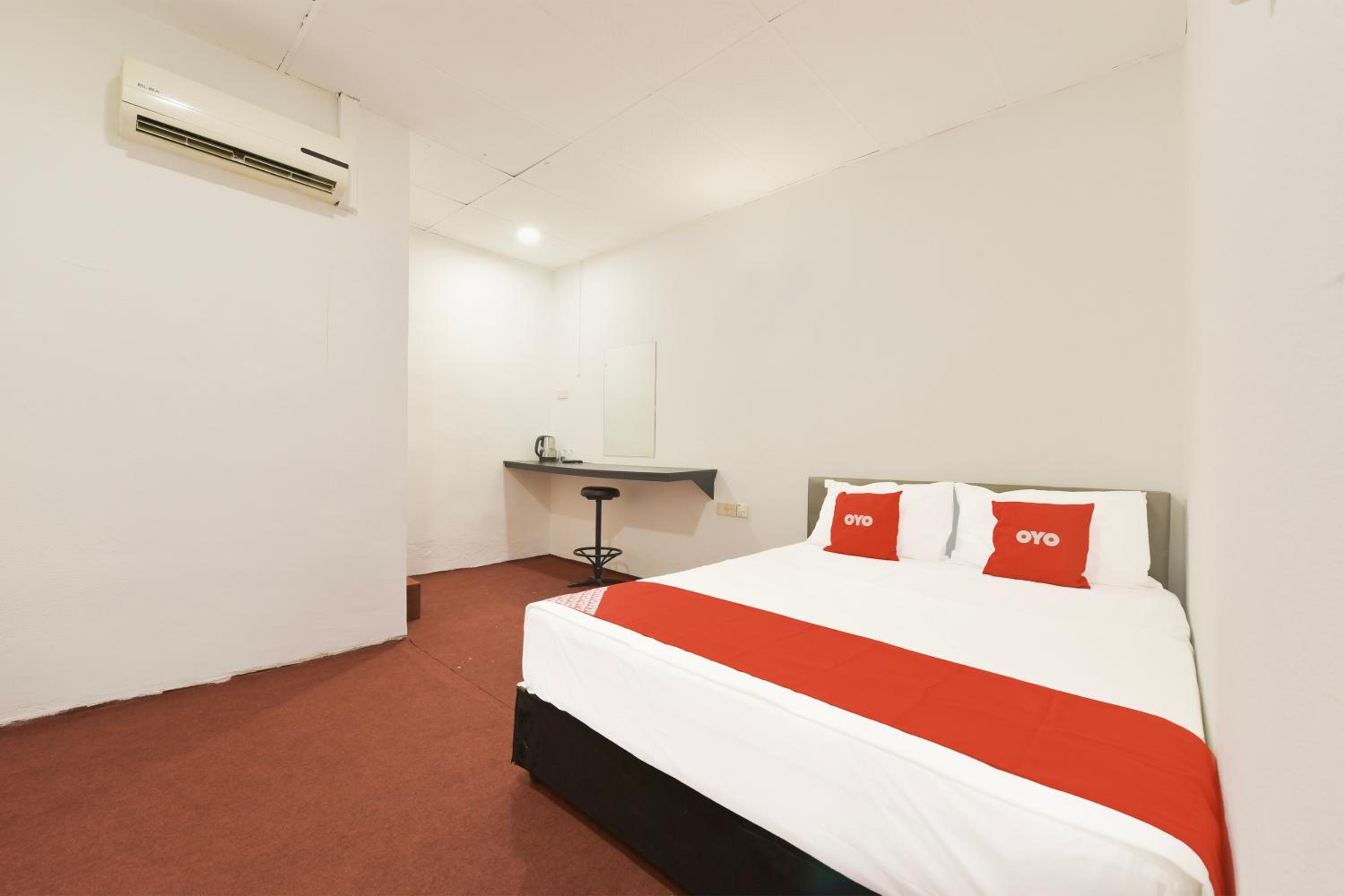 Deluxe Queen Room photo 3