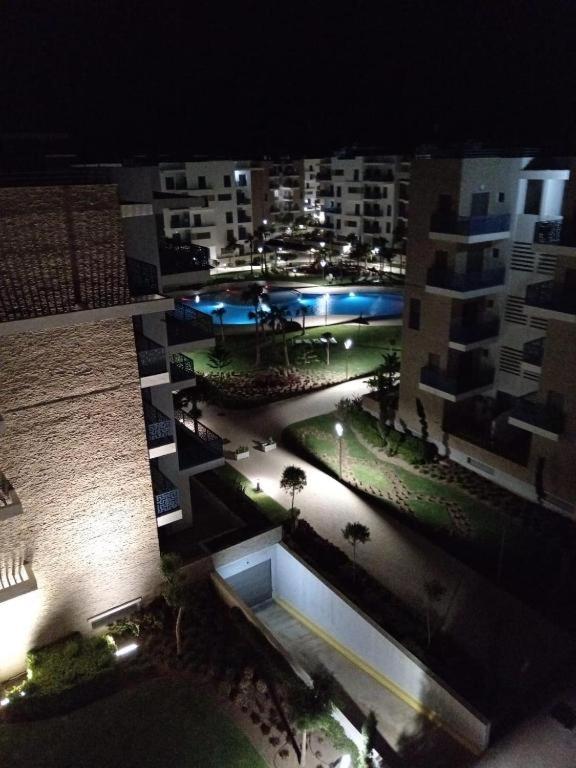 Deluxe Two-Bedroom Apartment with Garden View photo 2