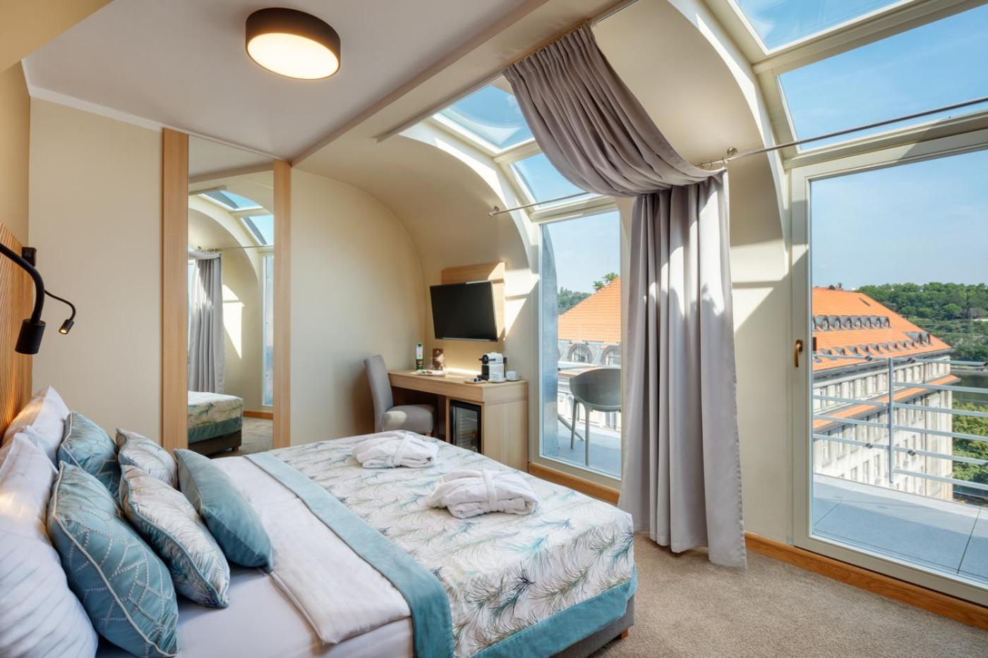 Superior Double Room with River View