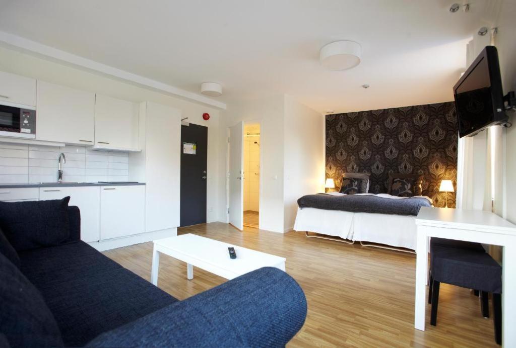 King Studio with Sofa Bed