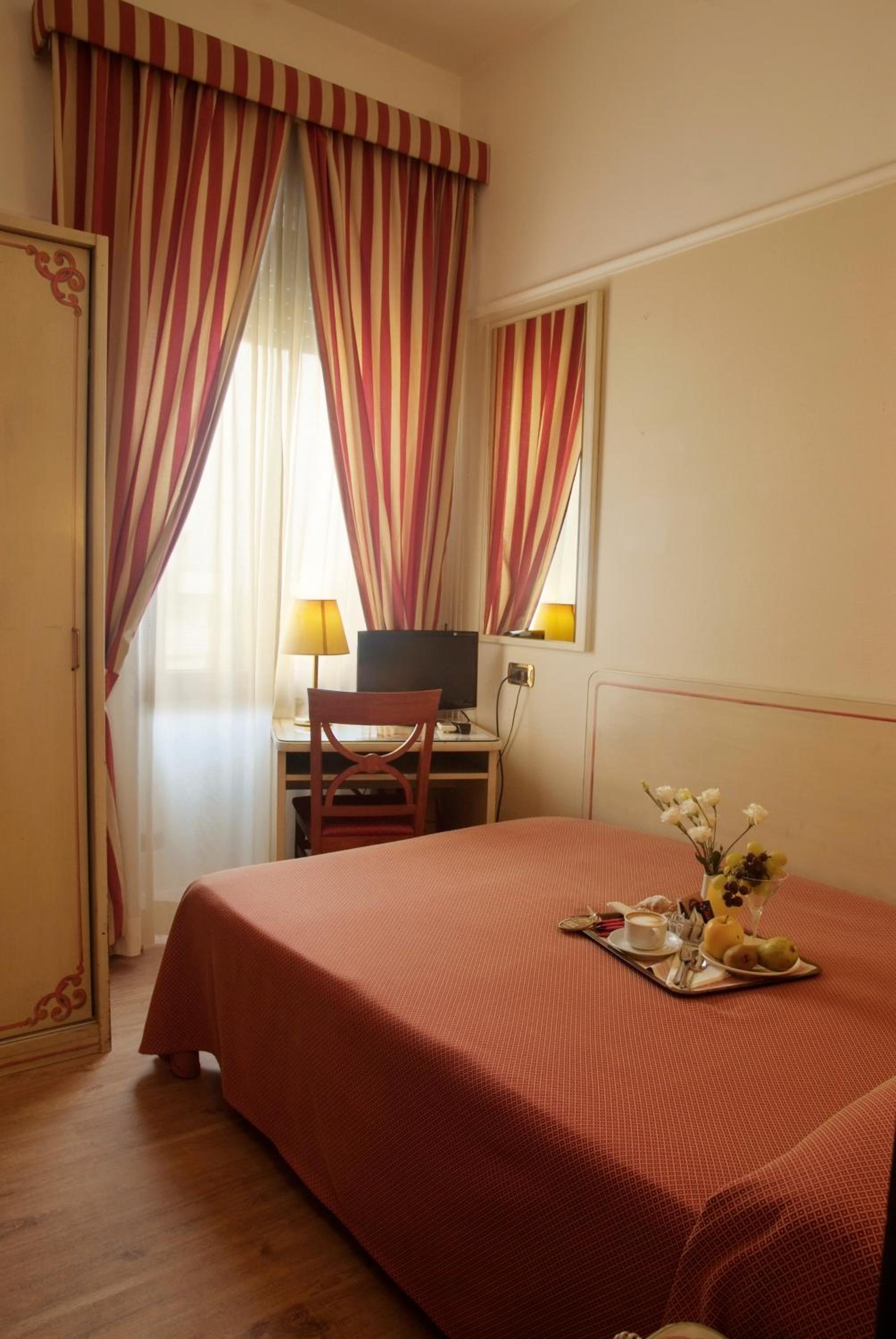 Economy Double Room photo 3