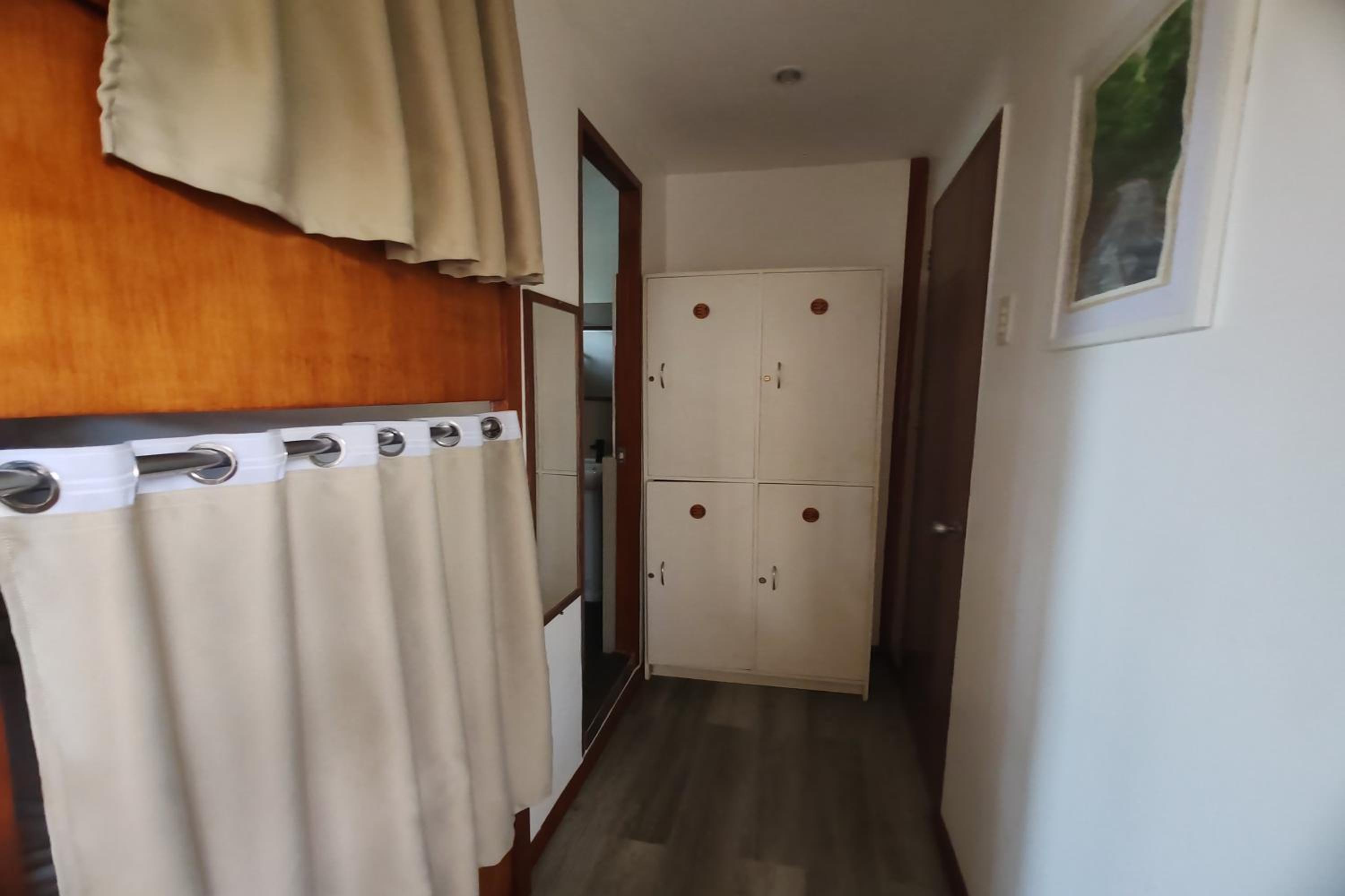 Bed in 4-Bed Male Dormitory Room photo 2