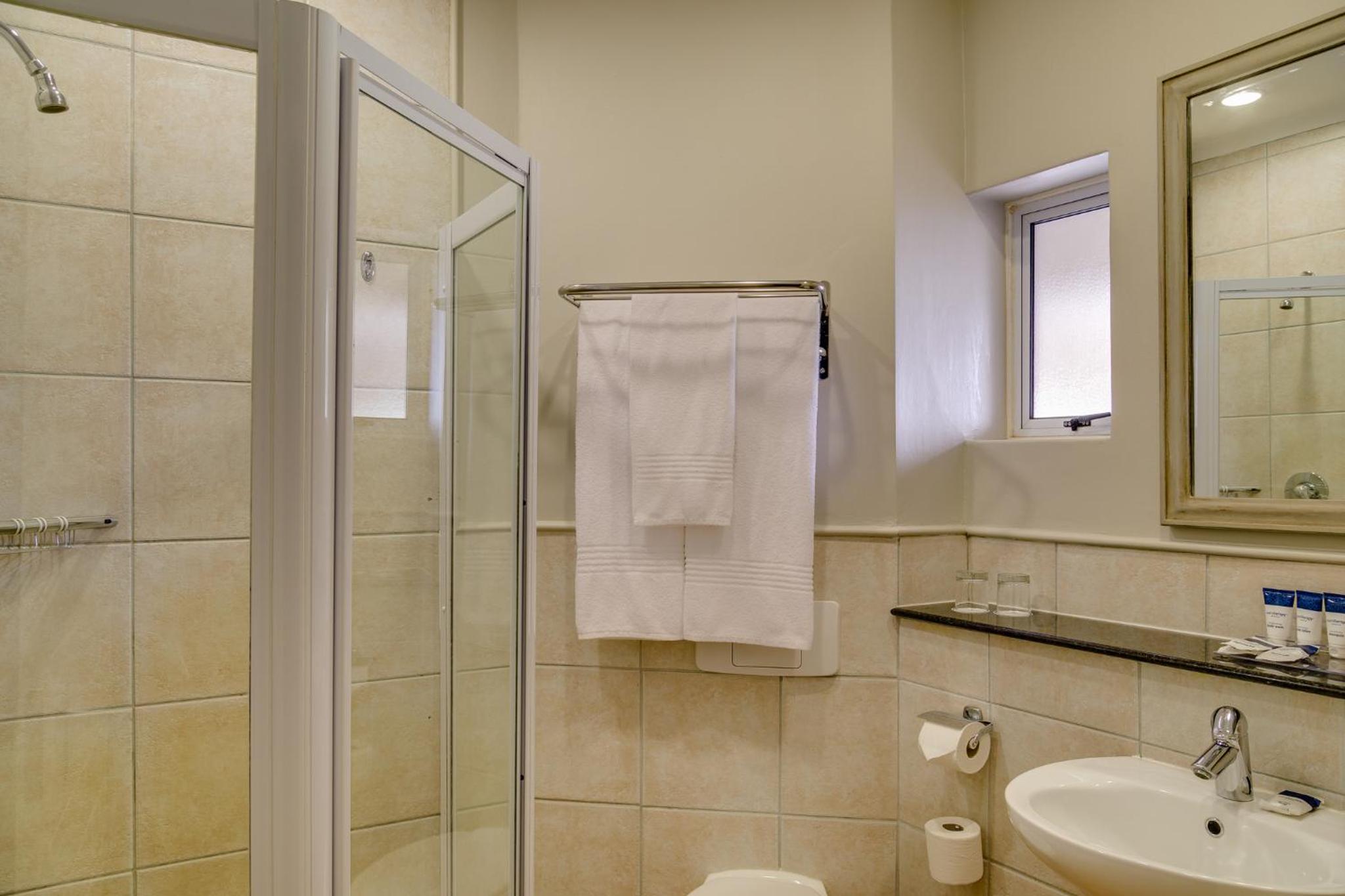 Guest Room, 1 King - Photo 6