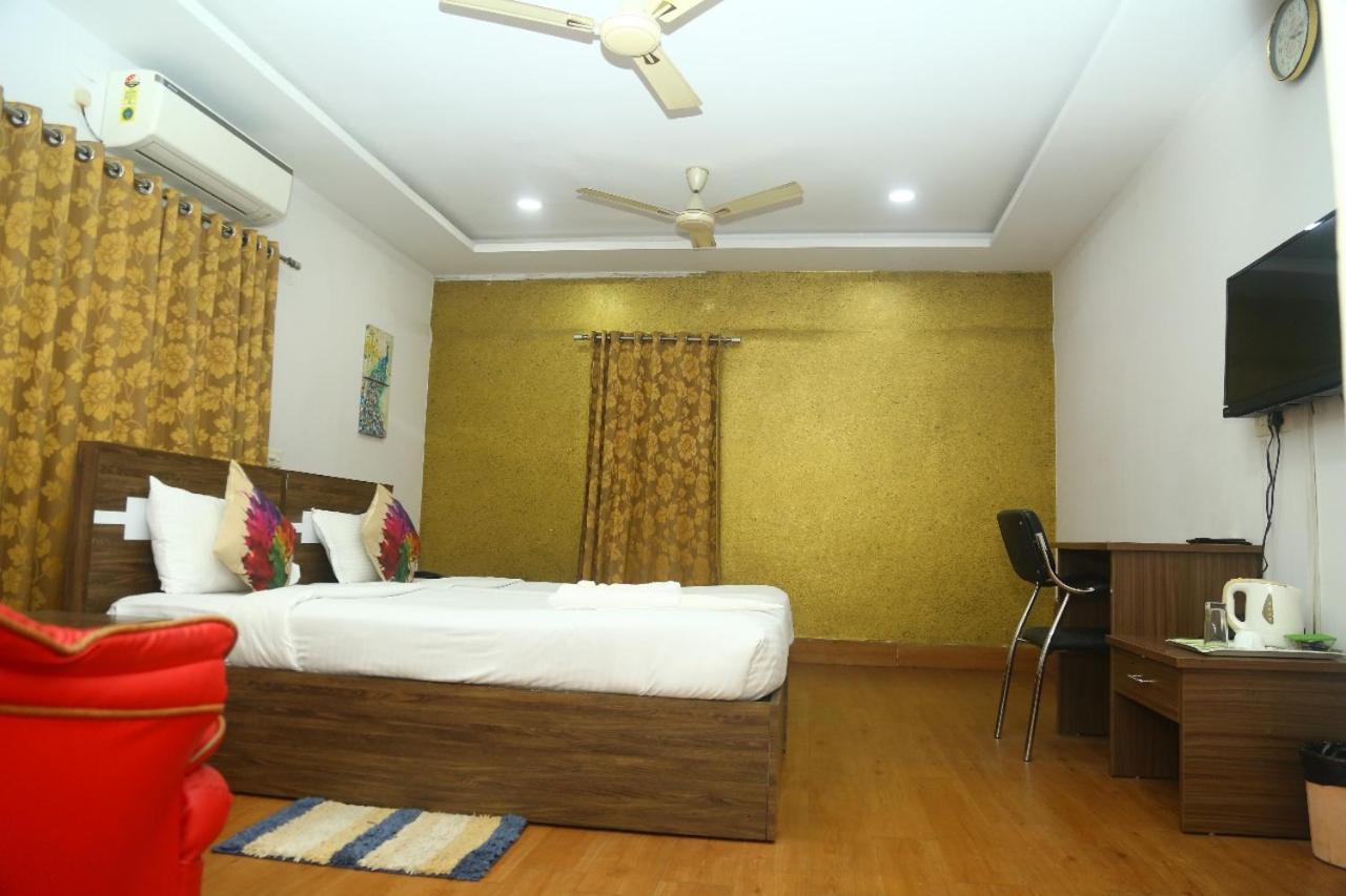 Deluxe King Room photo 2