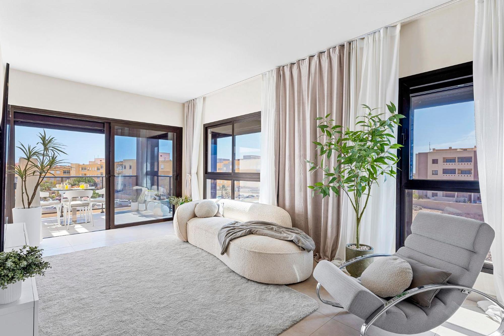 Apartamento de dos habitaciones con balcón y terraza