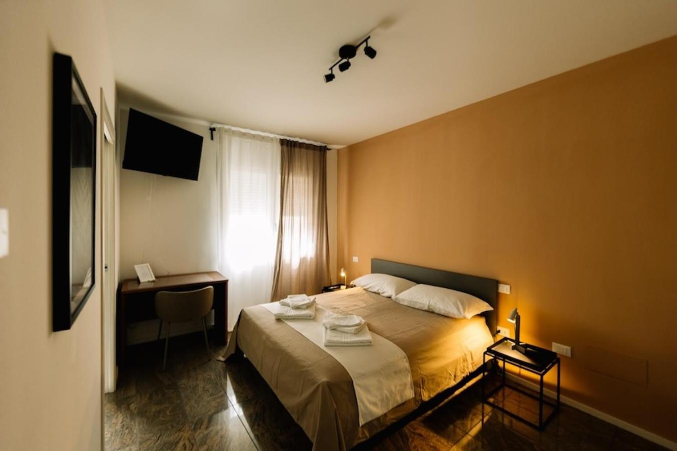 Double Room with Private Bathroom photo 1