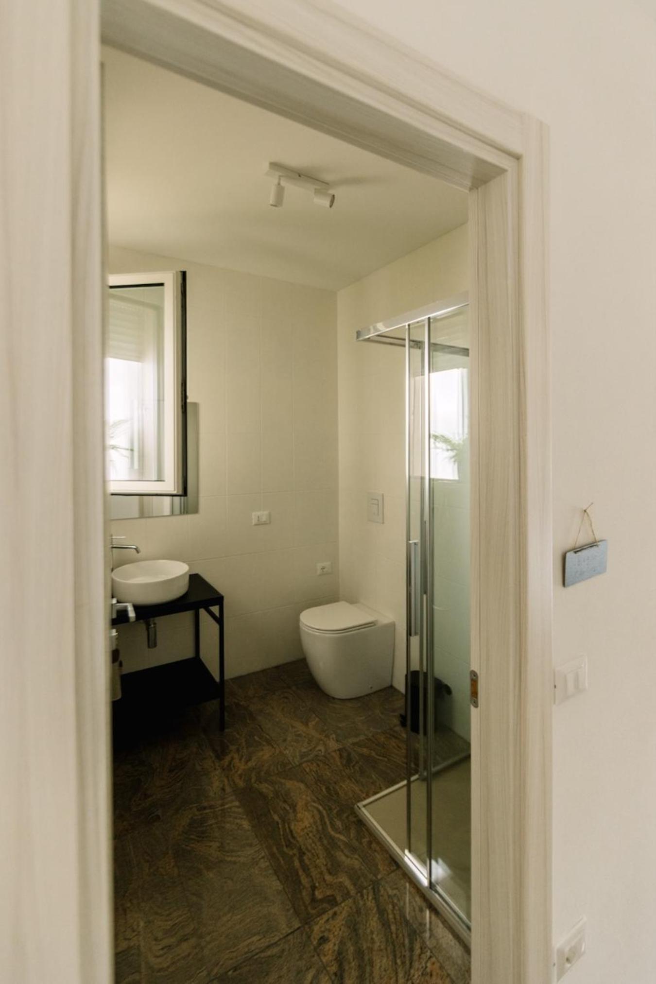 Double Room with Private External Bathroom photo 2