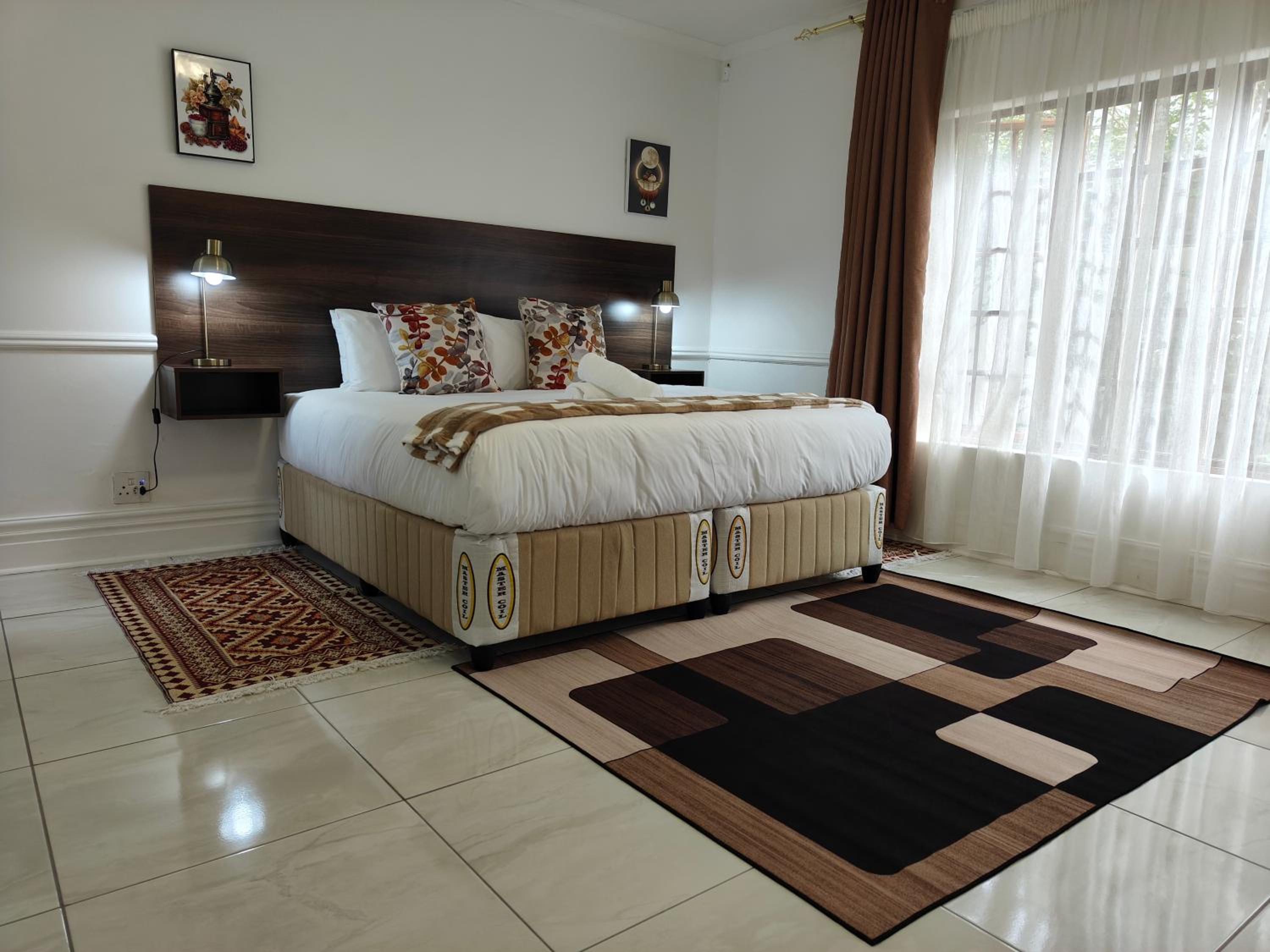 Deluxe King Room photo 1