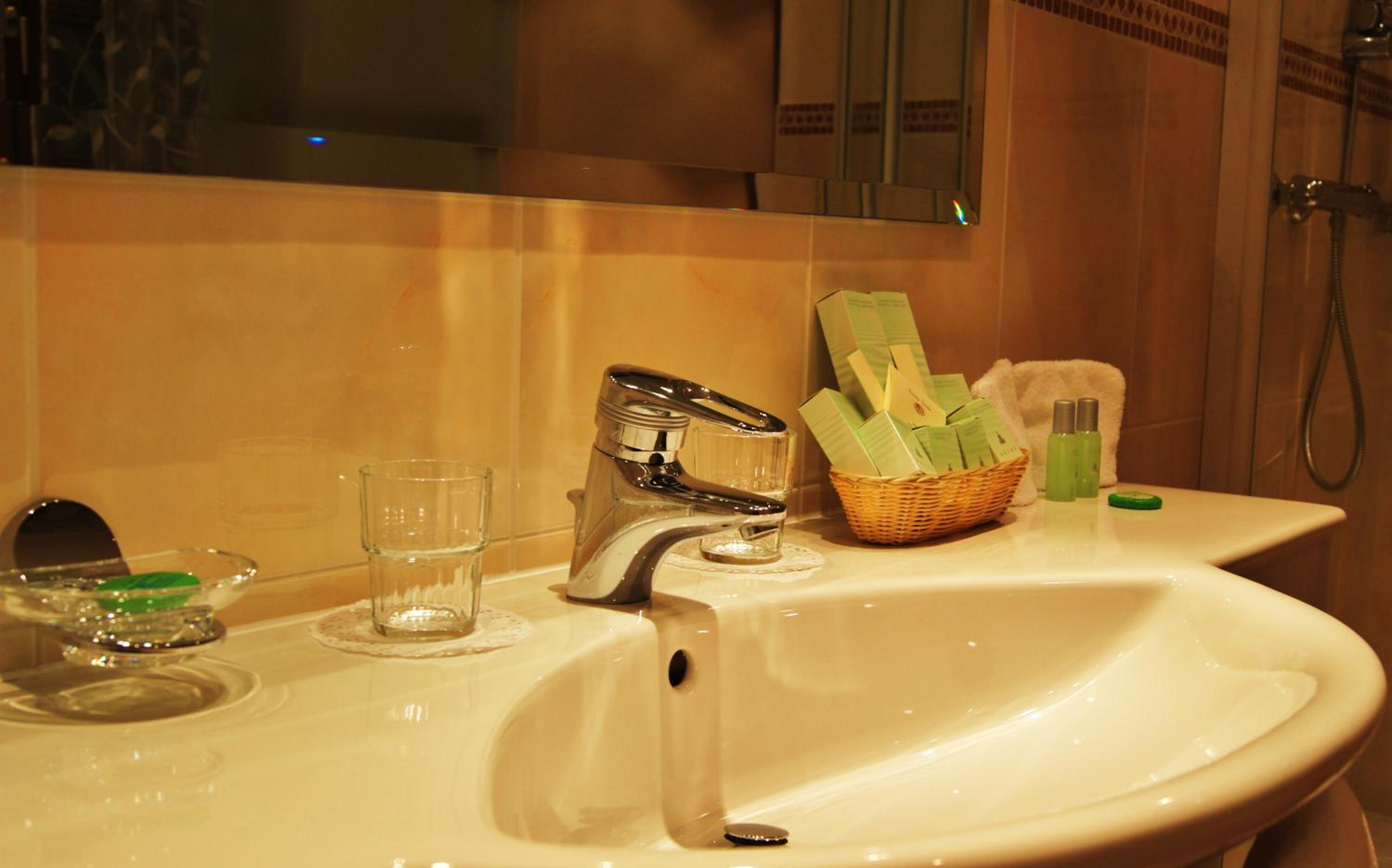 Double Room - Photo 2