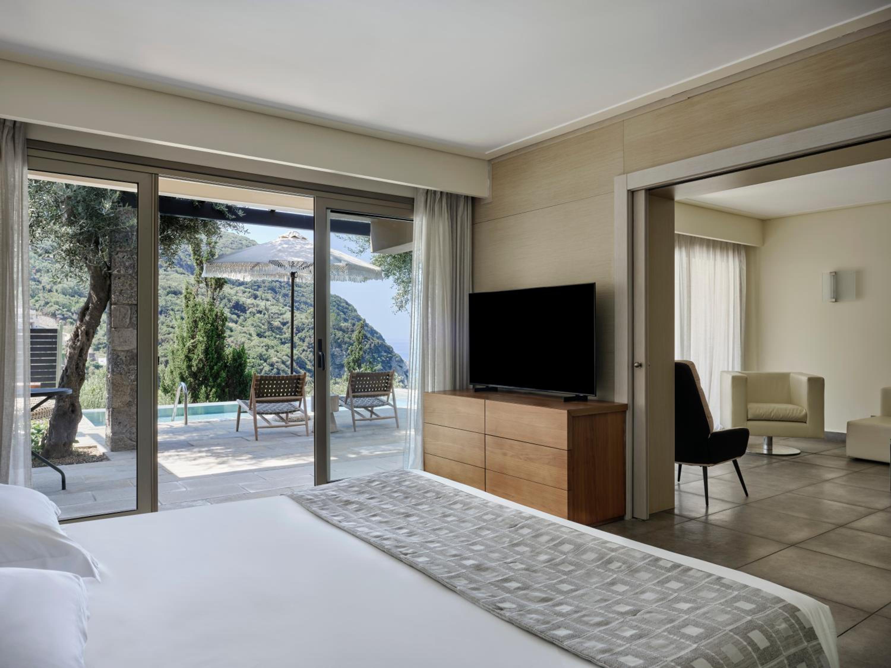 Deluxe Double Suite with Sea View and Private Pool