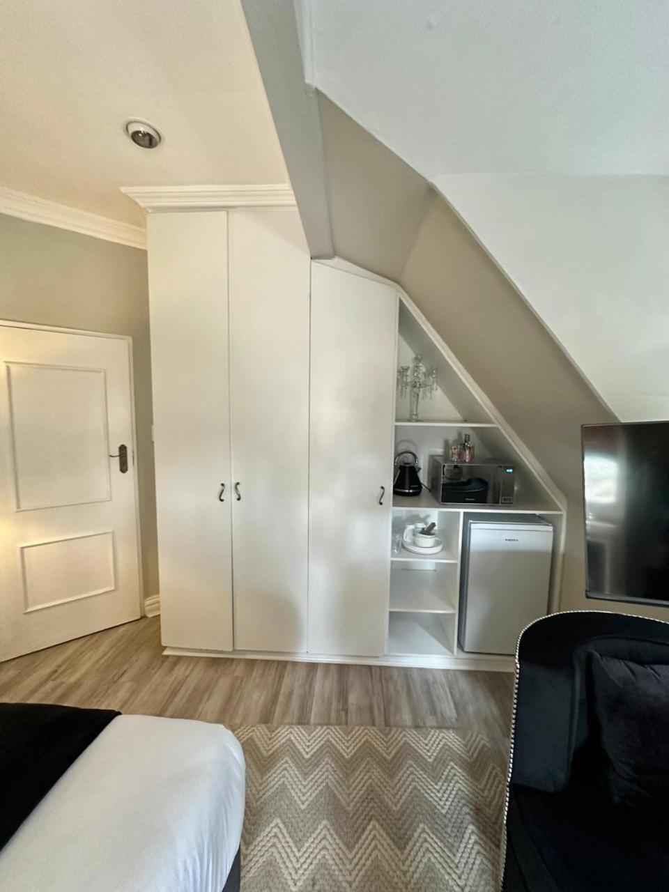 Deluxe Double Room with Shower photo 3