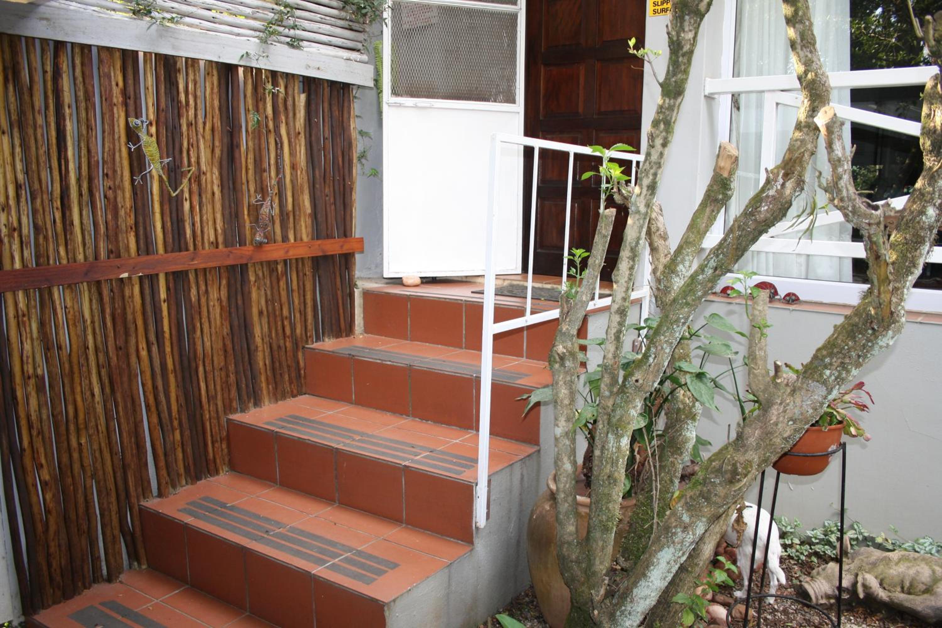 Double Room with Private Bathroom - Photo 11
