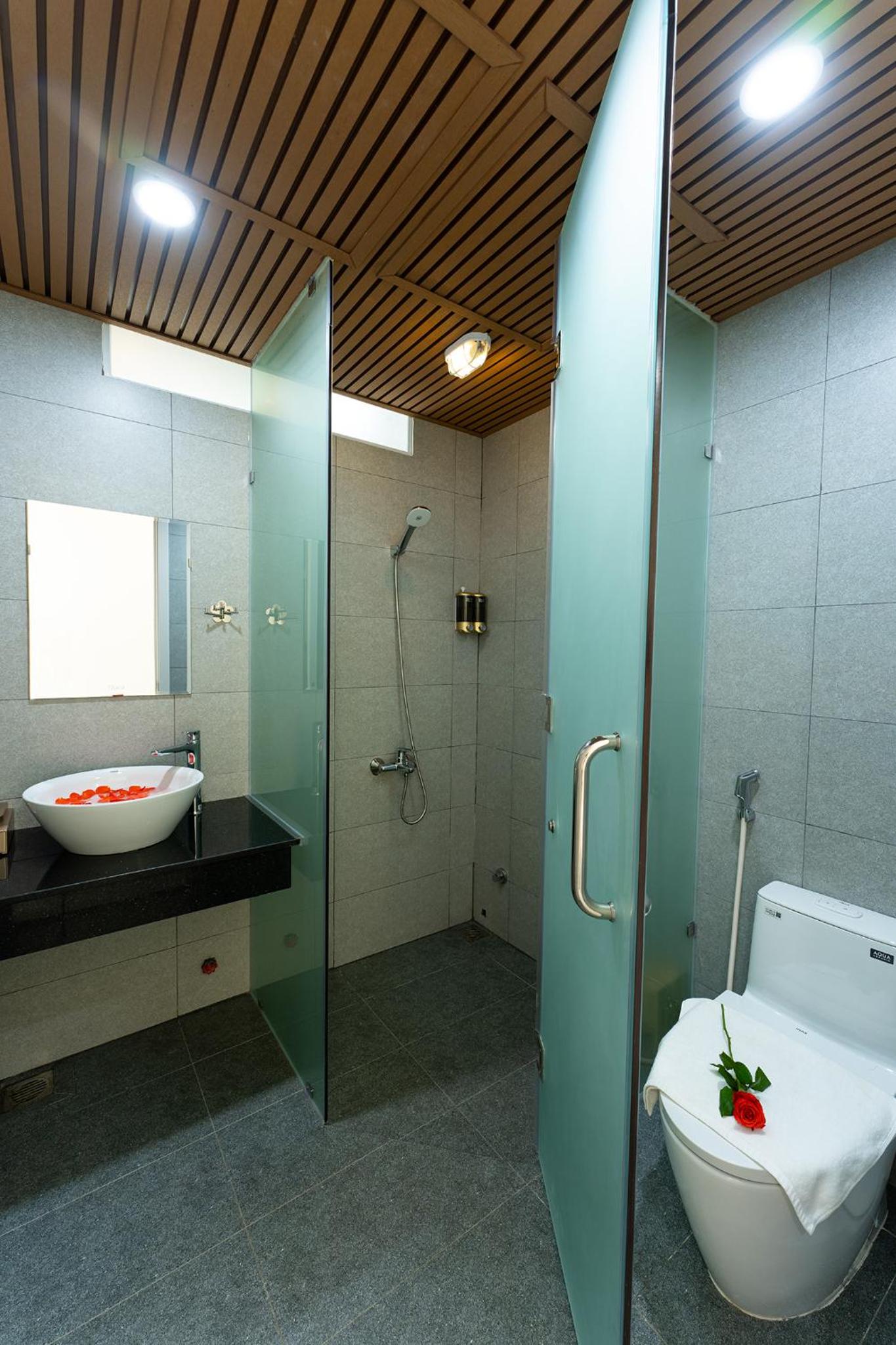 Deluxe Double Room - Photo 9