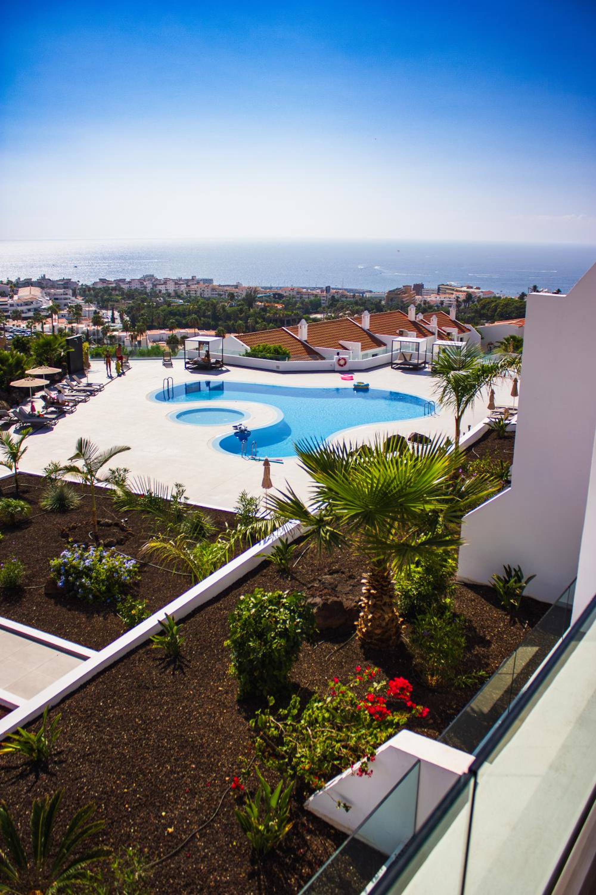 Two-Bedroom Apartment with Balcony and Sea View